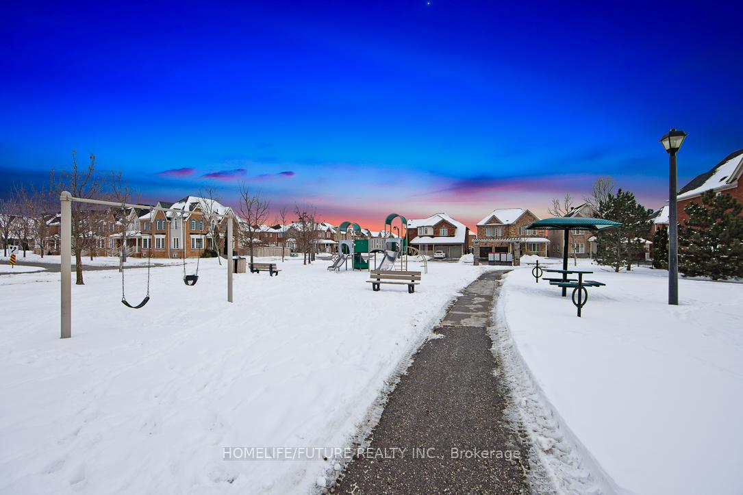 Photo 26 of 157 Warnford Circle, Ajax, Northeast Ajax — HOMEH