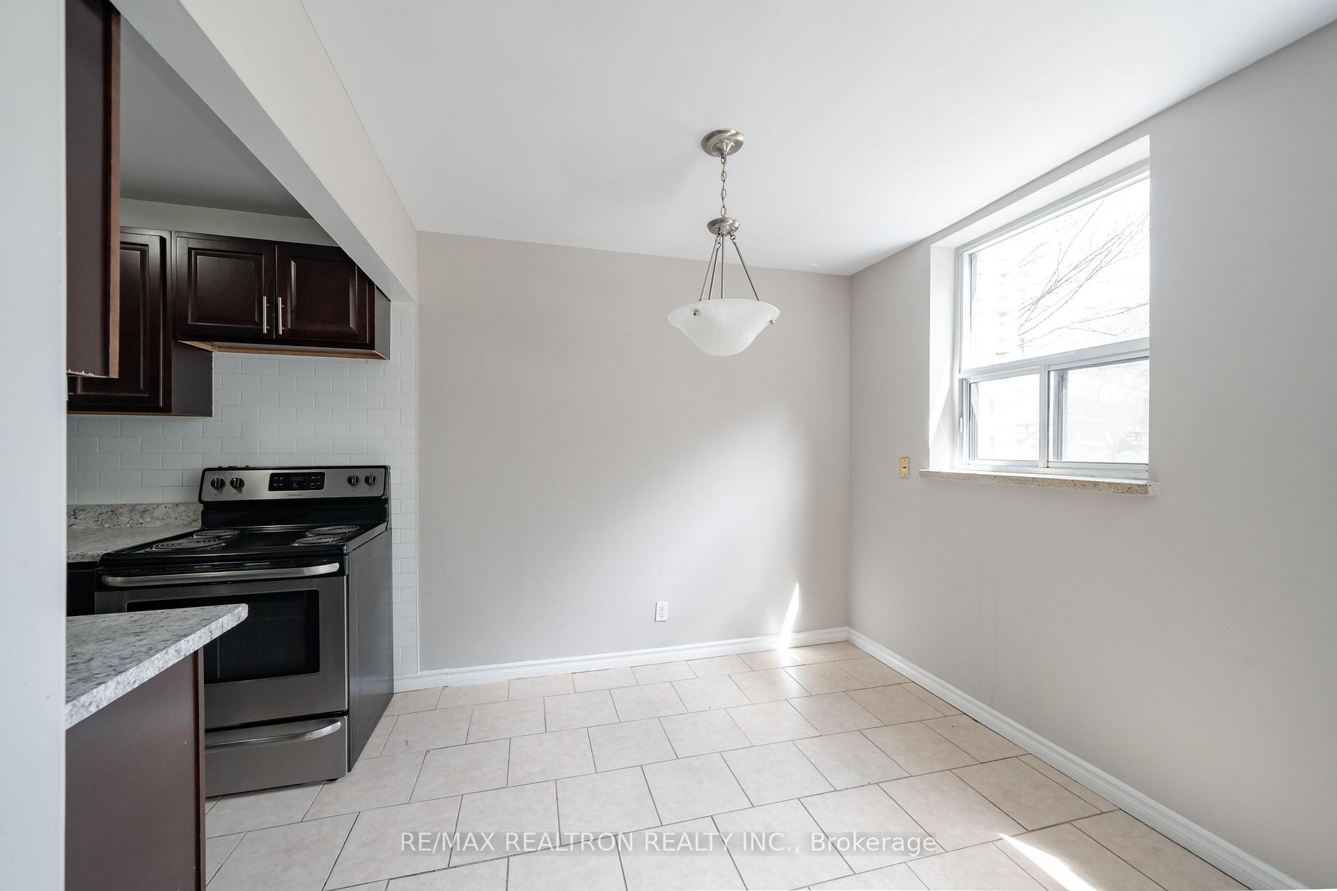 Photo 8 of Unit 44, 2043 Prospect Street E, Burlington, Brant — HOMEH