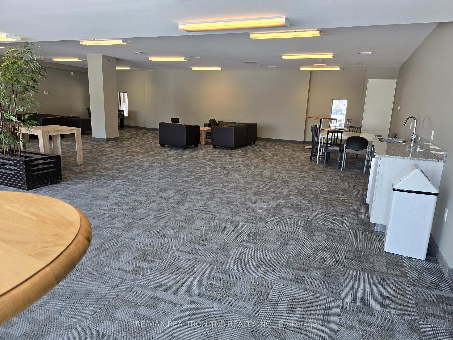 Photo 6 of Unit 712, 251 Hemlock Street, Waterloo — HOMEH