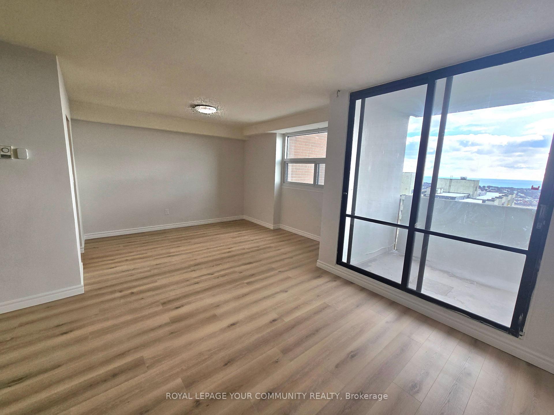 Photo 8 of Unit 3404, 3 Massey Square, Toronto, Crescent Town — HOMEH