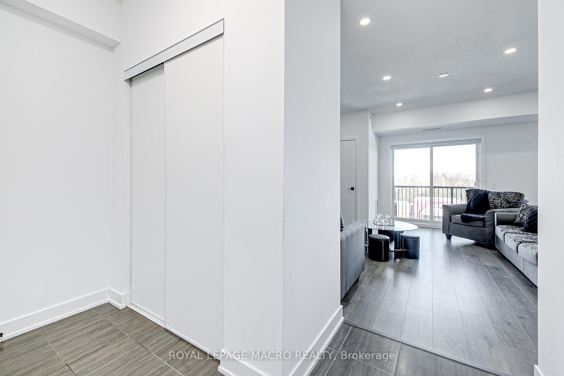 Photo 7 of Unit 201, 8 Culinary Lane, Barrie, Rural Barrie Southeast — HOMEH