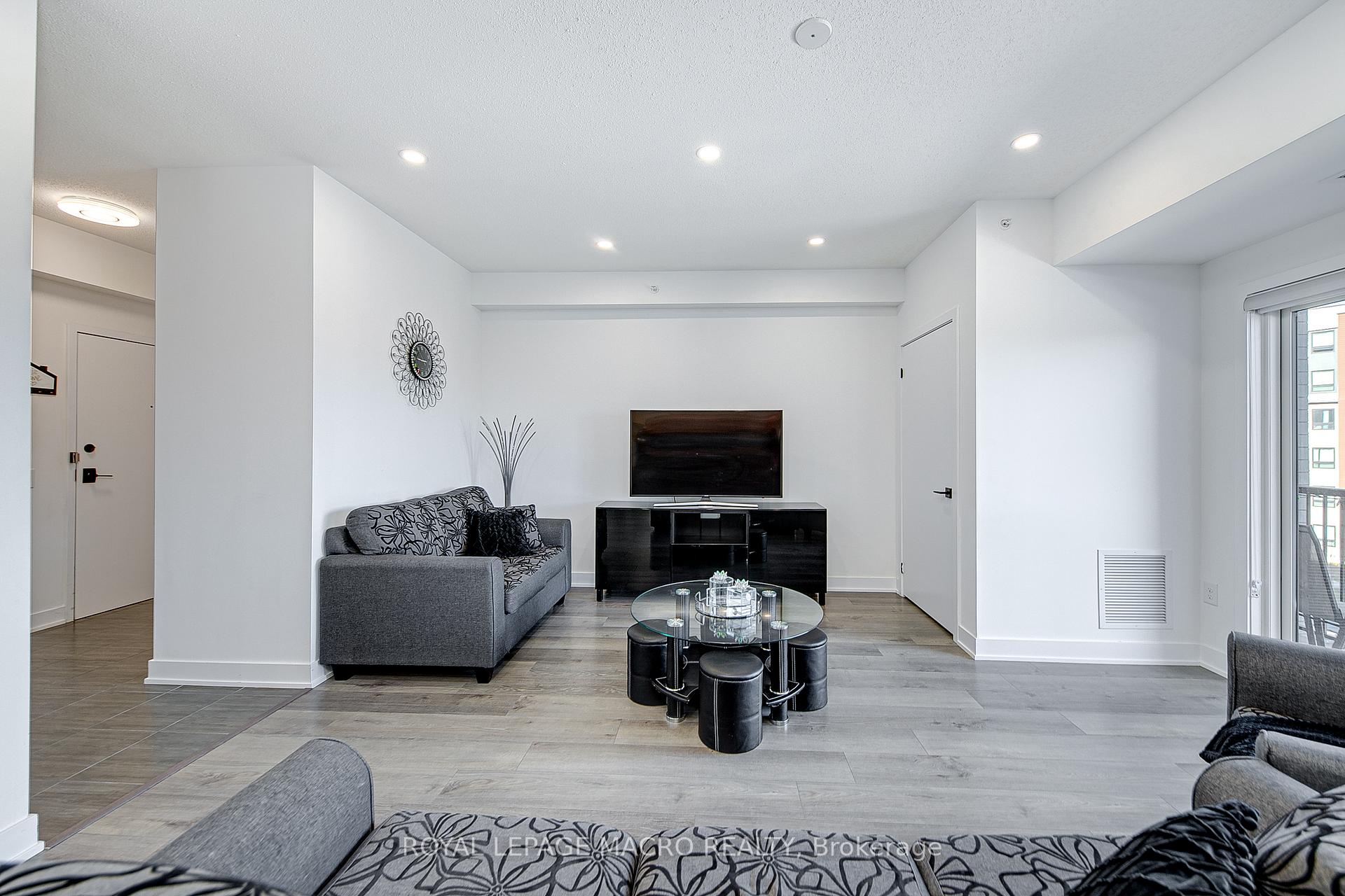 Photo 9 of Unit 201, 8 Culinary Lane, Barrie, Rural Barrie Southeast — HOMEH