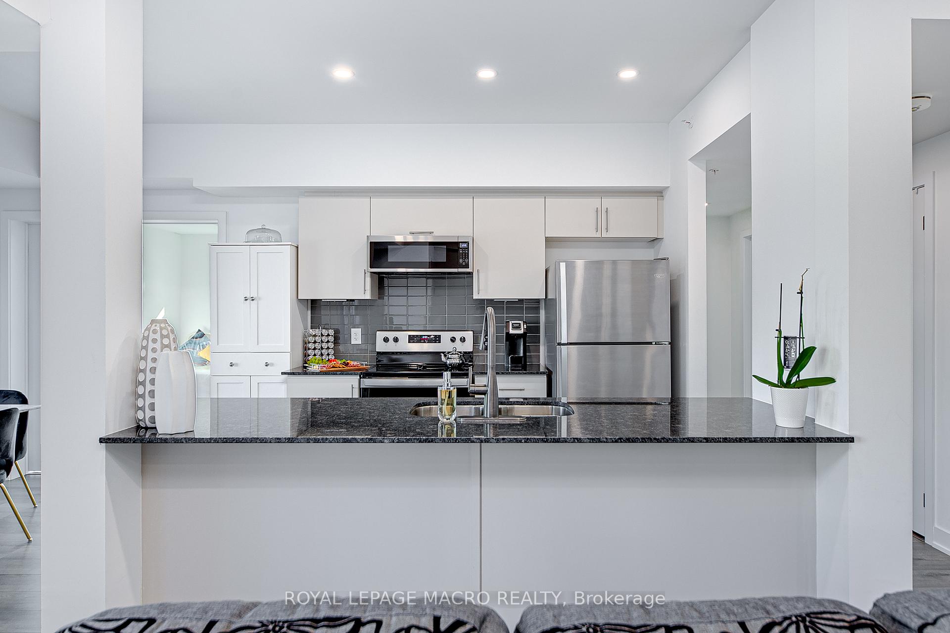 Photo 13 of Unit 201, 8 Culinary Lane, Barrie, Rural Barrie Southeast — HOMEH
