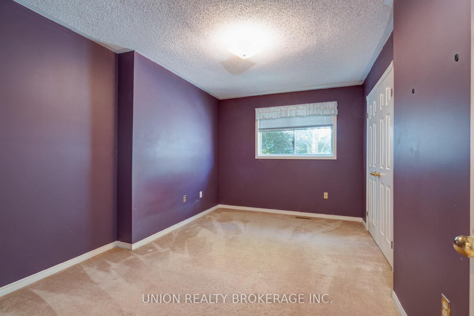 Photo 19 of 20 Richler Crescent, Barrie, Letitia Heights — HOMEH