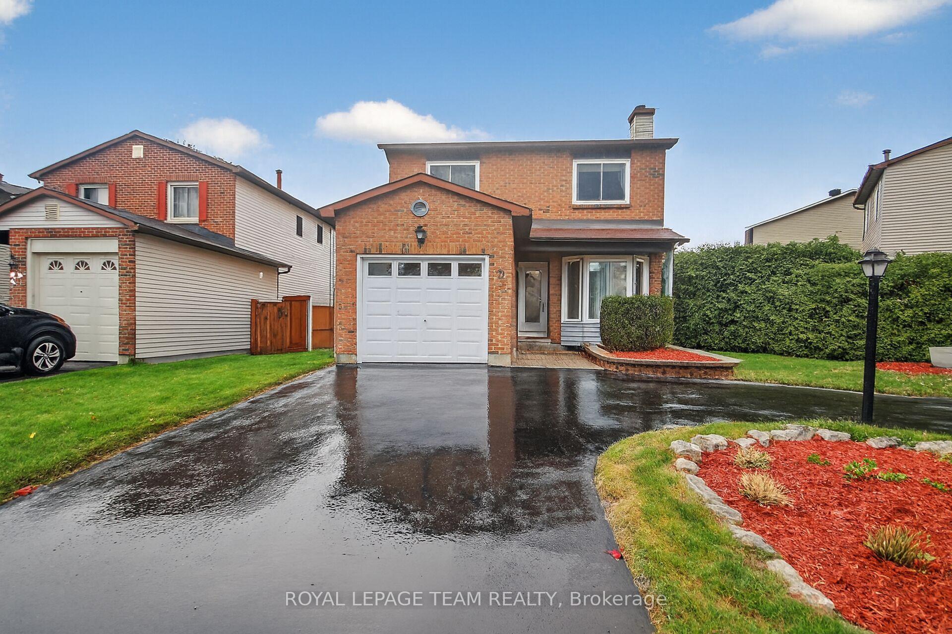 Photo 2 of 21 Raftus Square, Ottawa, Barrhaven - Pheasant Run — HOMEH