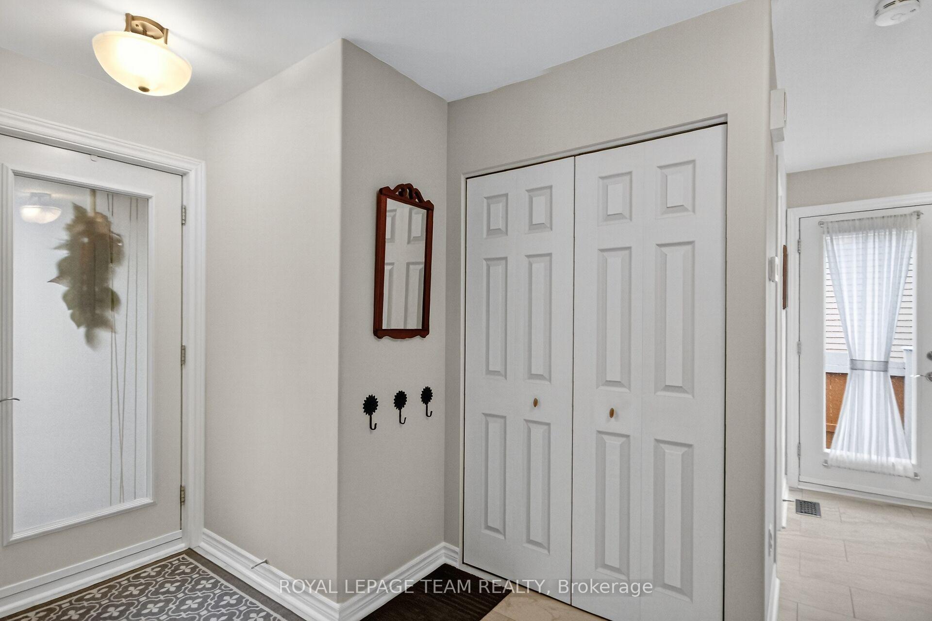 Photo 4 of 21 Raftus Square, Ottawa, Barrhaven - Pheasant Run — HOMEH
