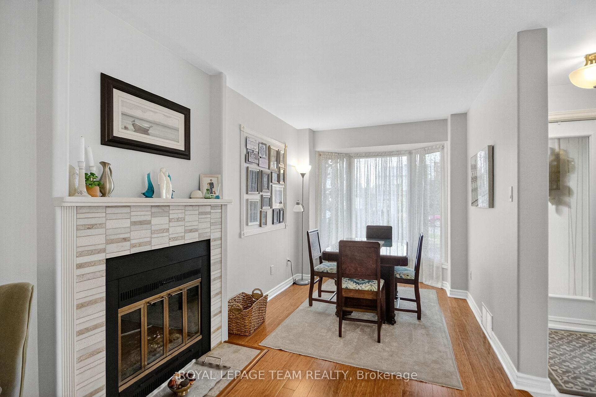 Photo 8 of 21 Raftus Square, Ottawa, Barrhaven - Pheasant Run — HOMEH