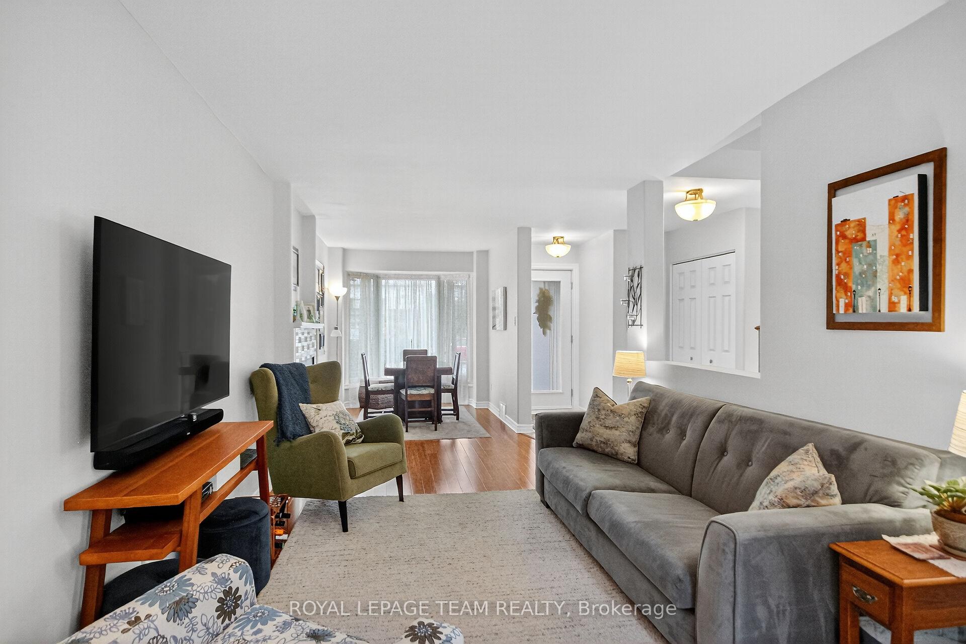 Photo 11 of 21 Raftus Square, Ottawa, Barrhaven - Pheasant Run — HOMEH