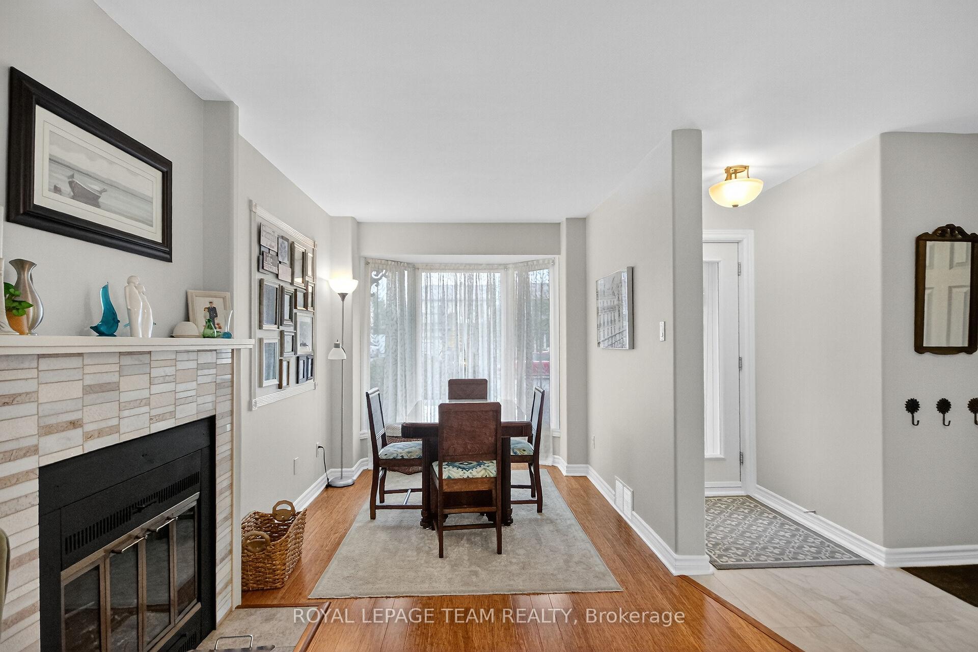 Photo 12 of 21 Raftus Square, Ottawa, Barrhaven - Pheasant Run — HOMEH