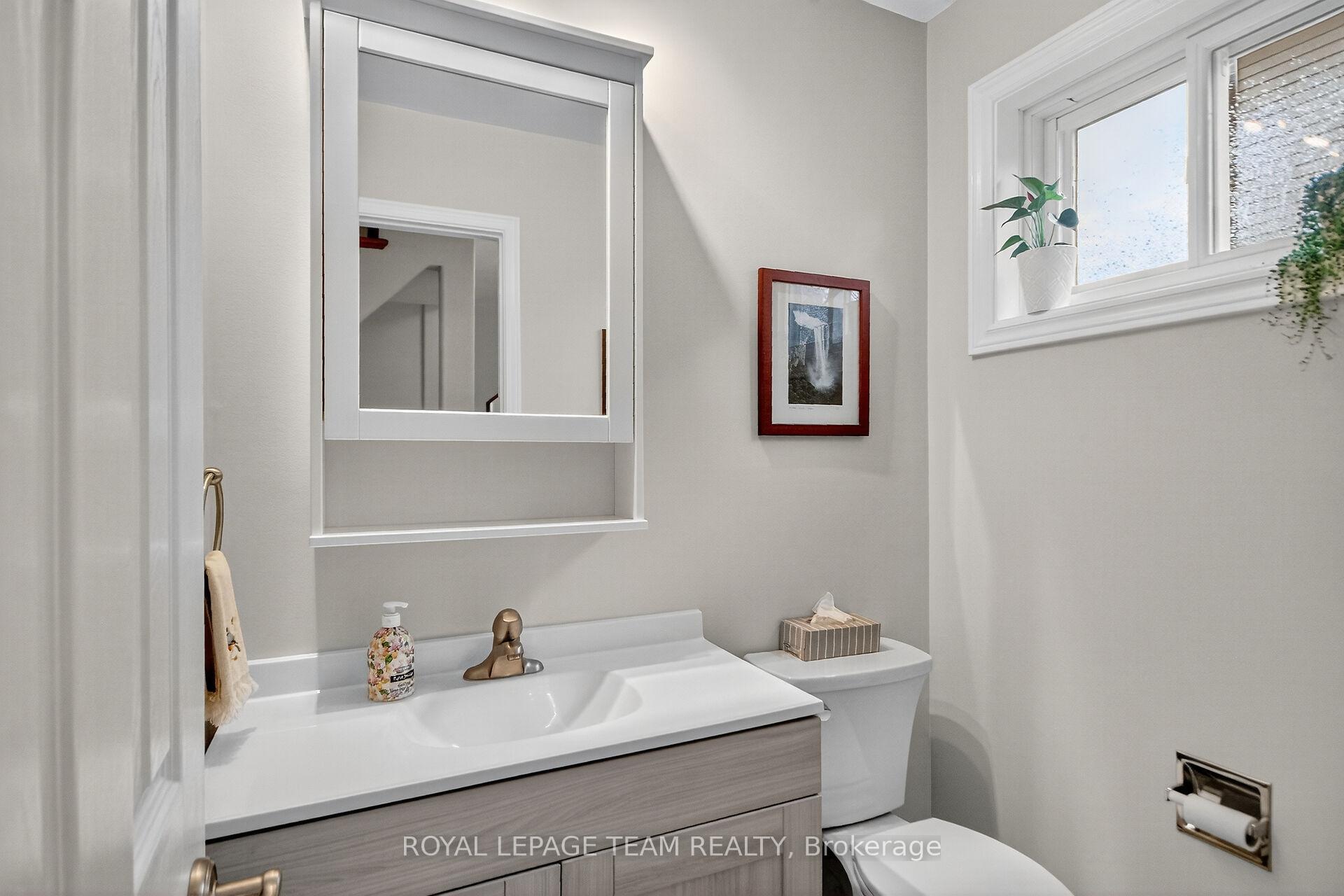 Photo 20 of 21 Raftus Square, Ottawa, Barrhaven - Pheasant Run — HOMEH