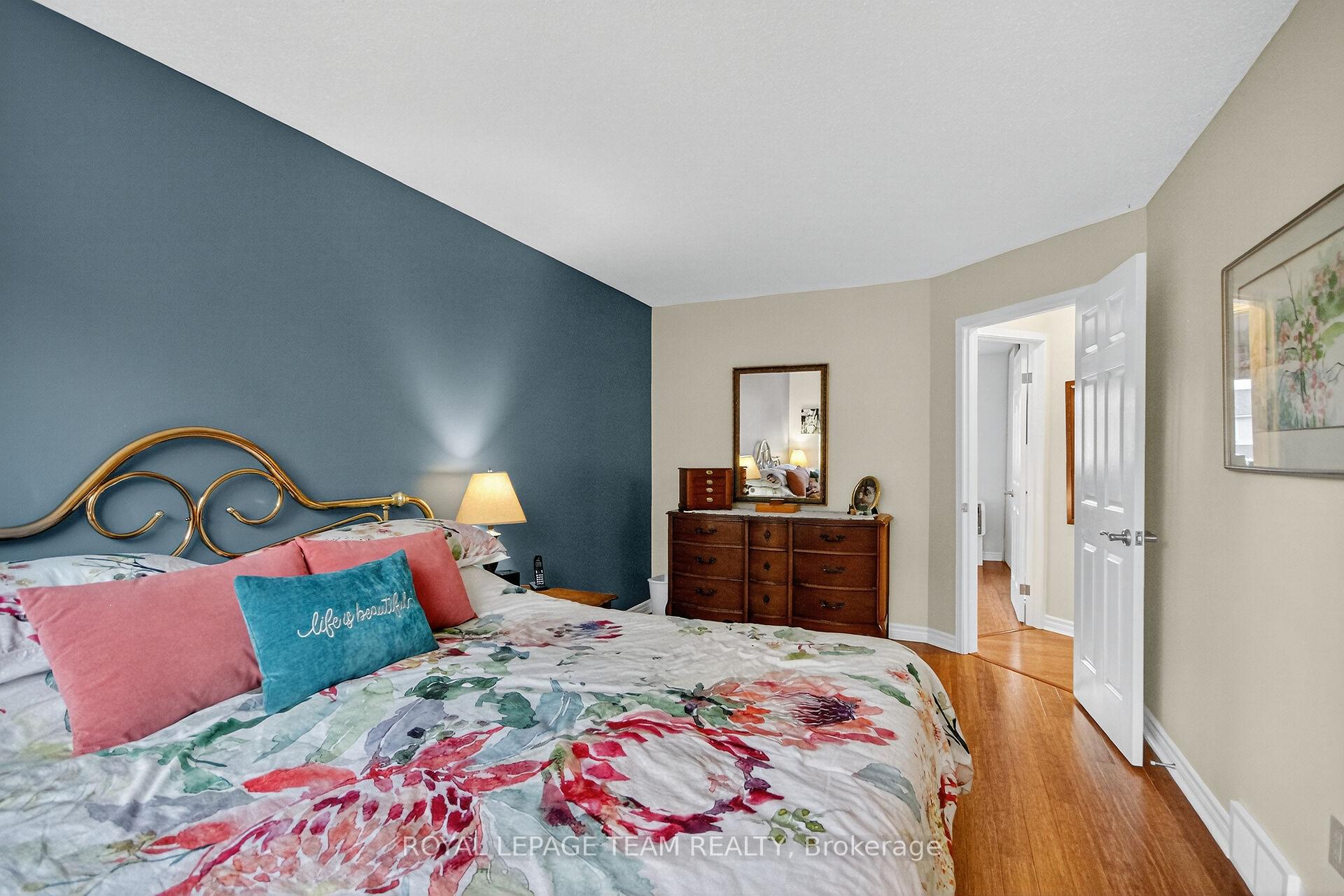 Photo 22 of 21 Raftus Square, Ottawa, Barrhaven - Pheasant Run — HOMEH