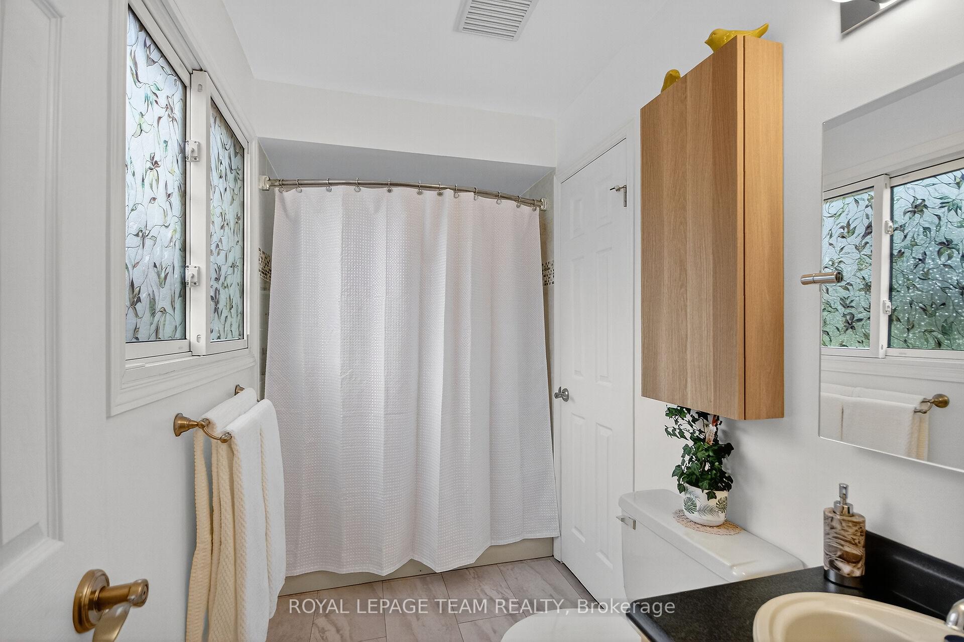Photo 26 of 21 Raftus Square, Ottawa, Barrhaven - Pheasant Run — HOMEH