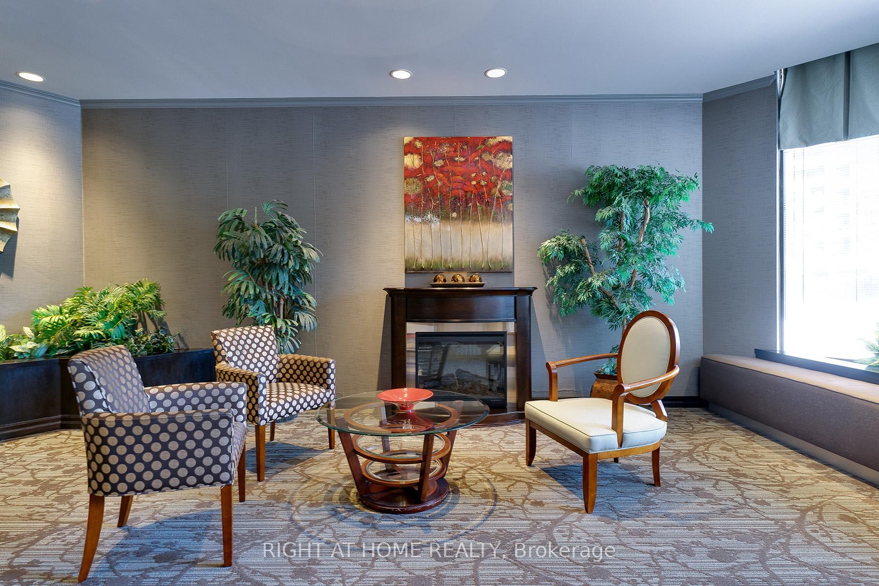 Photo 6 of Unit 923, 25 Austin Drive, Markham, Markville — HOMEH