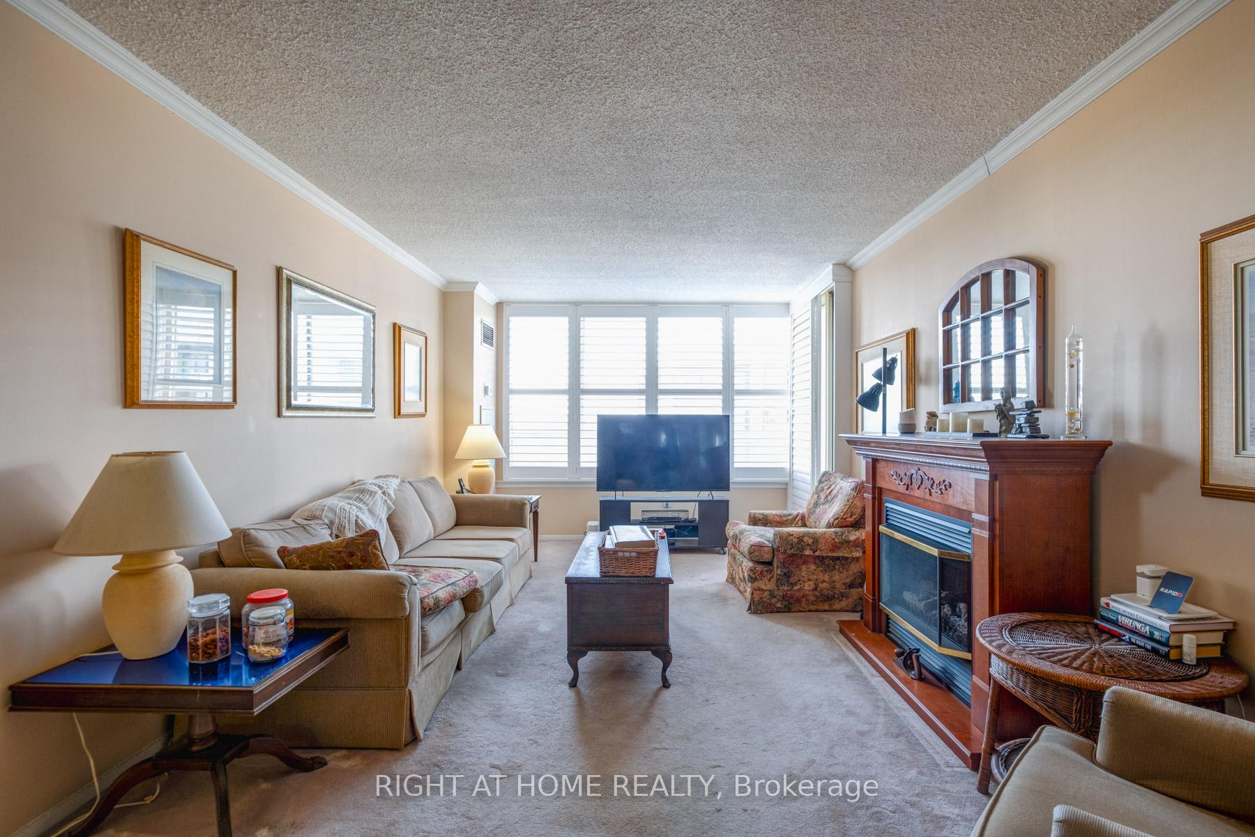 Photo 25 of Unit 923, 25 Austin Drive, Markham, Markville — HOMEH