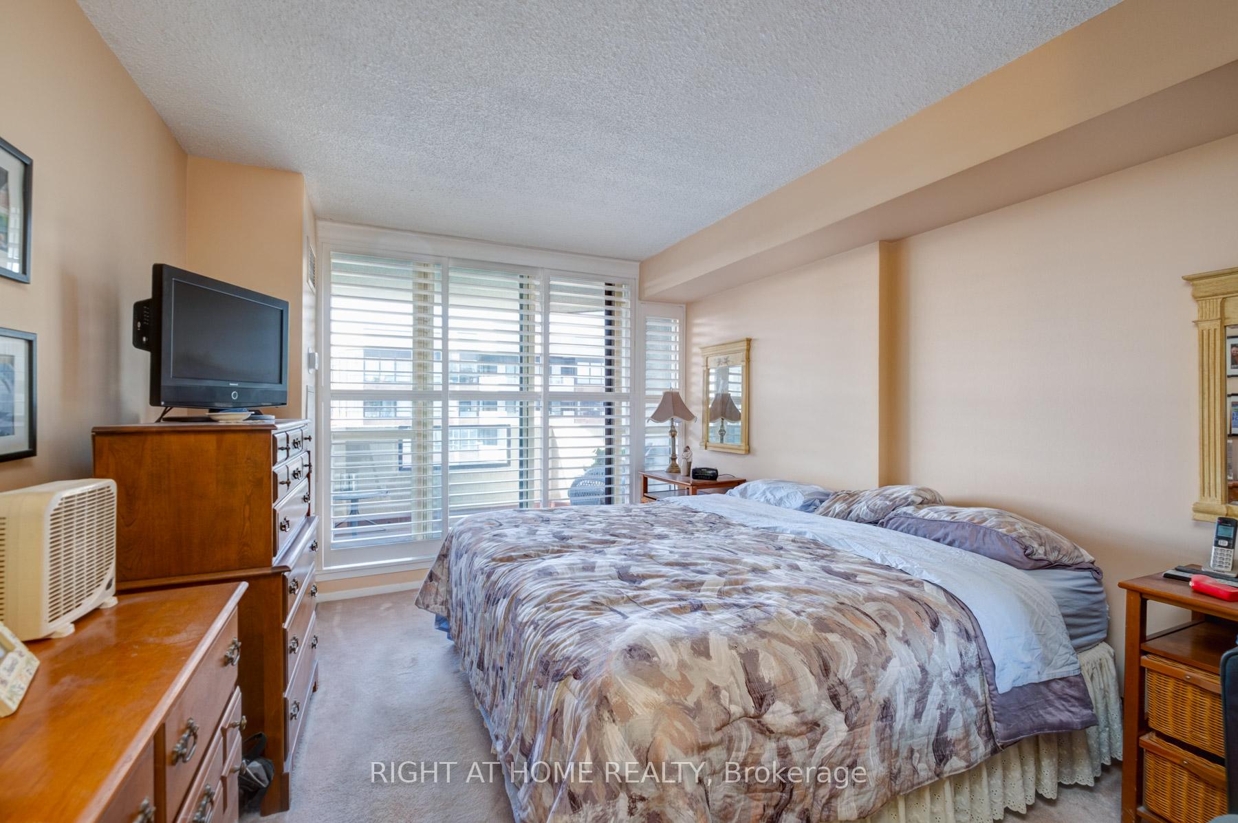 Photo 32 of Unit 923, 25 Austin Drive, Markham, Markville — HOMEH