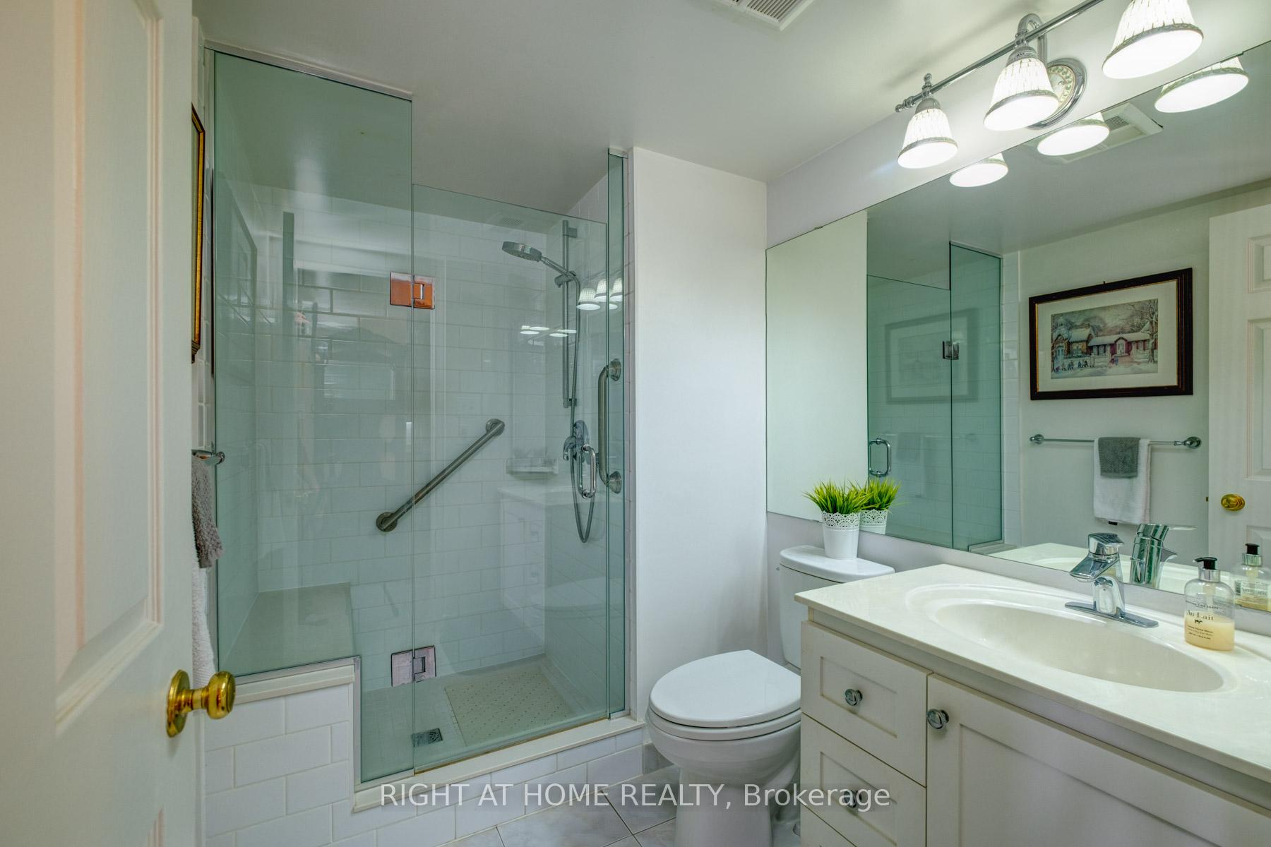 Photo 35 of Unit 923, 25 Austin Drive, Markham, Markville — HOMEH