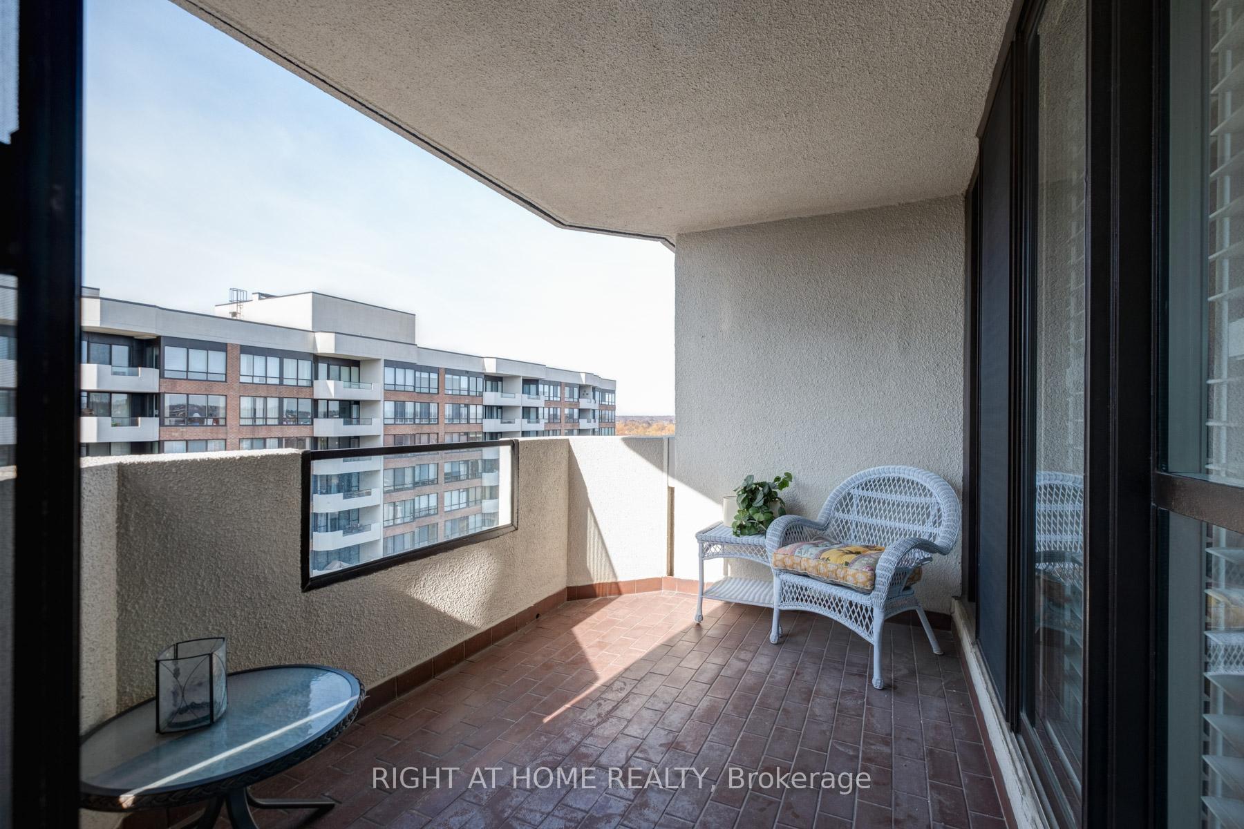 Photo 39 of Unit 923, 25 Austin Drive, Markham, Markville — HOMEH