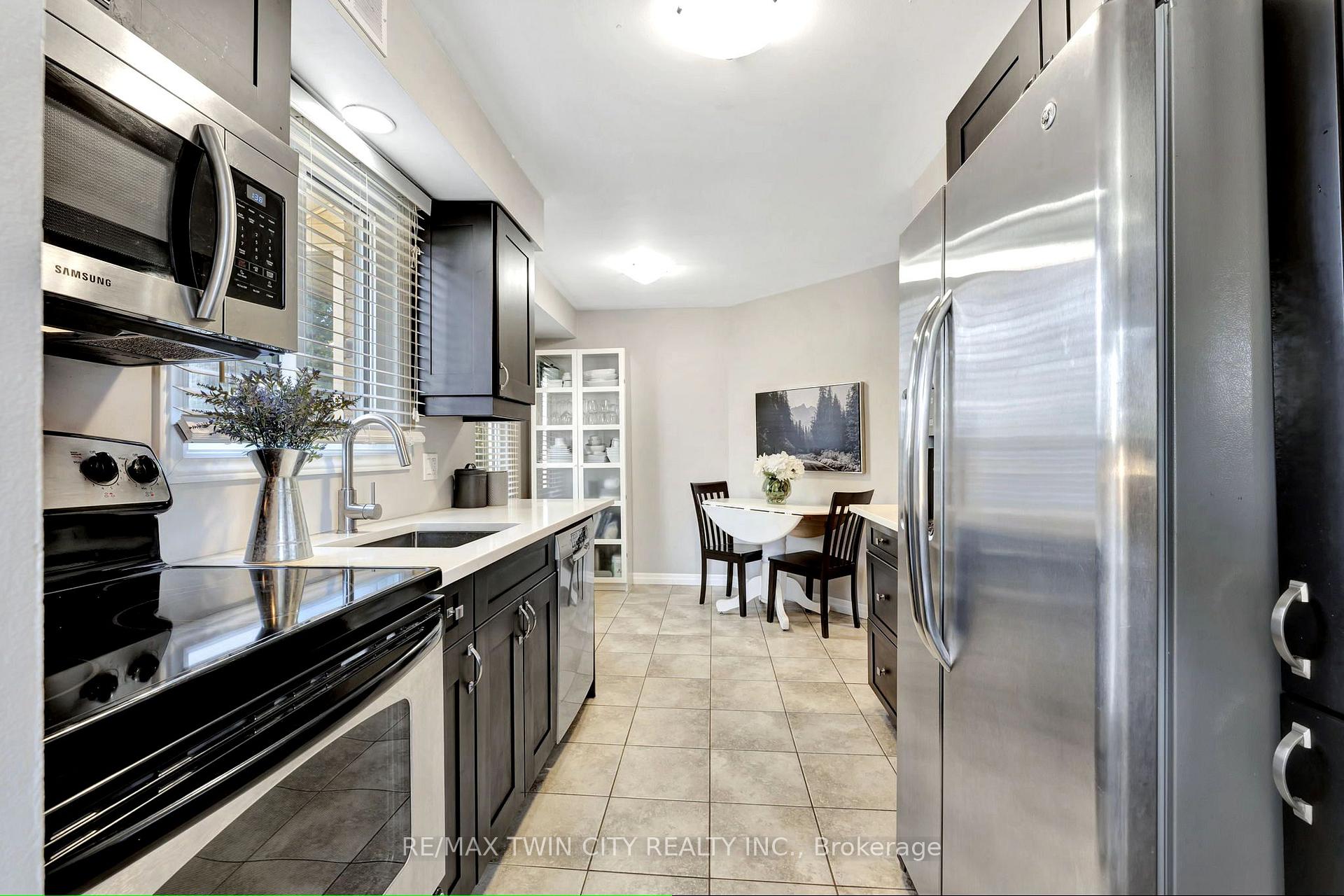 Photo 15 of Unit 6, 375 Kingscourt Drive, Waterloo, Colonial Acres — HOMEH