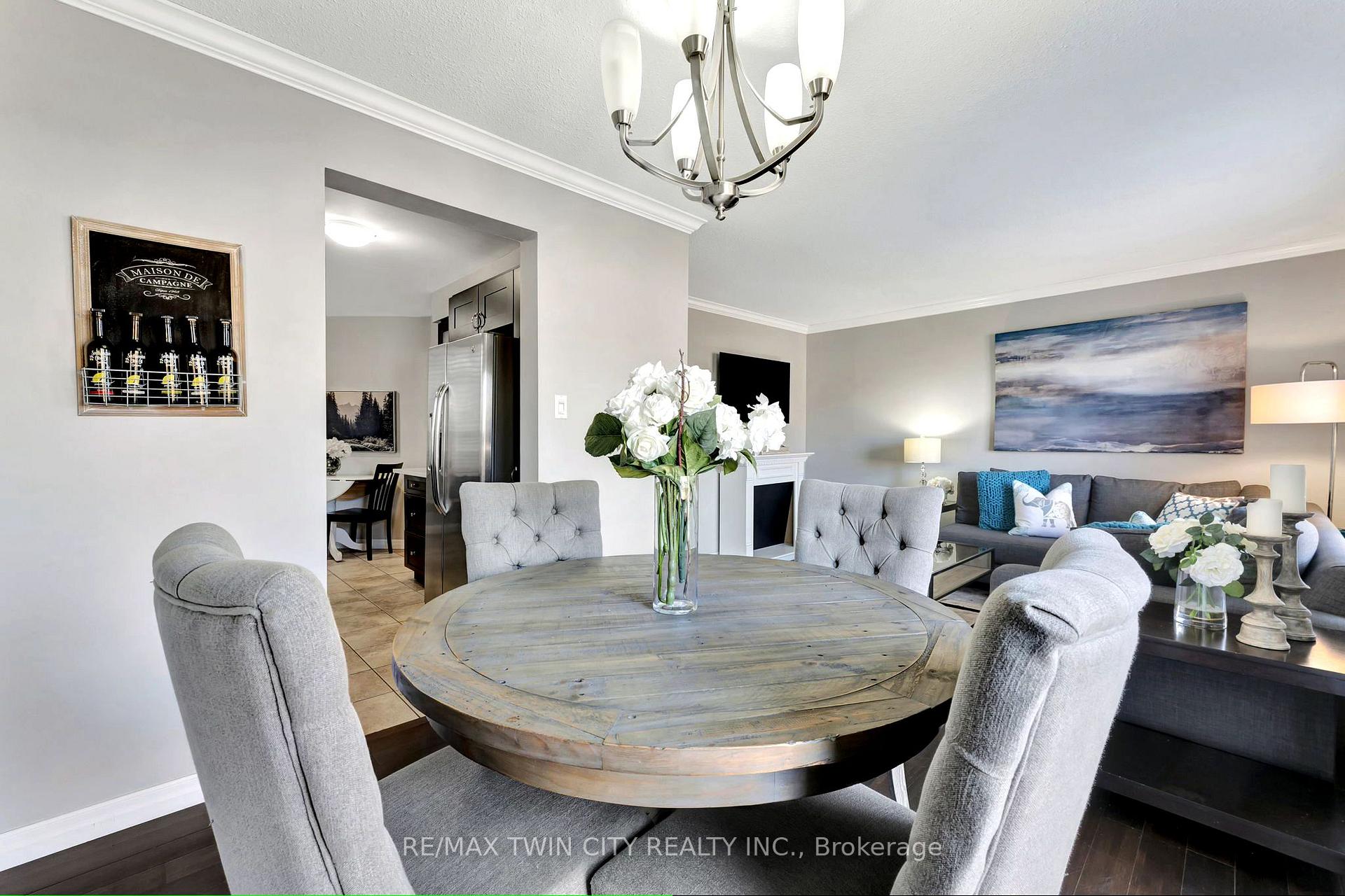 Photo 20 of Unit 6, 375 Kingscourt Drive, Waterloo, Colonial Acres — HOMEH
