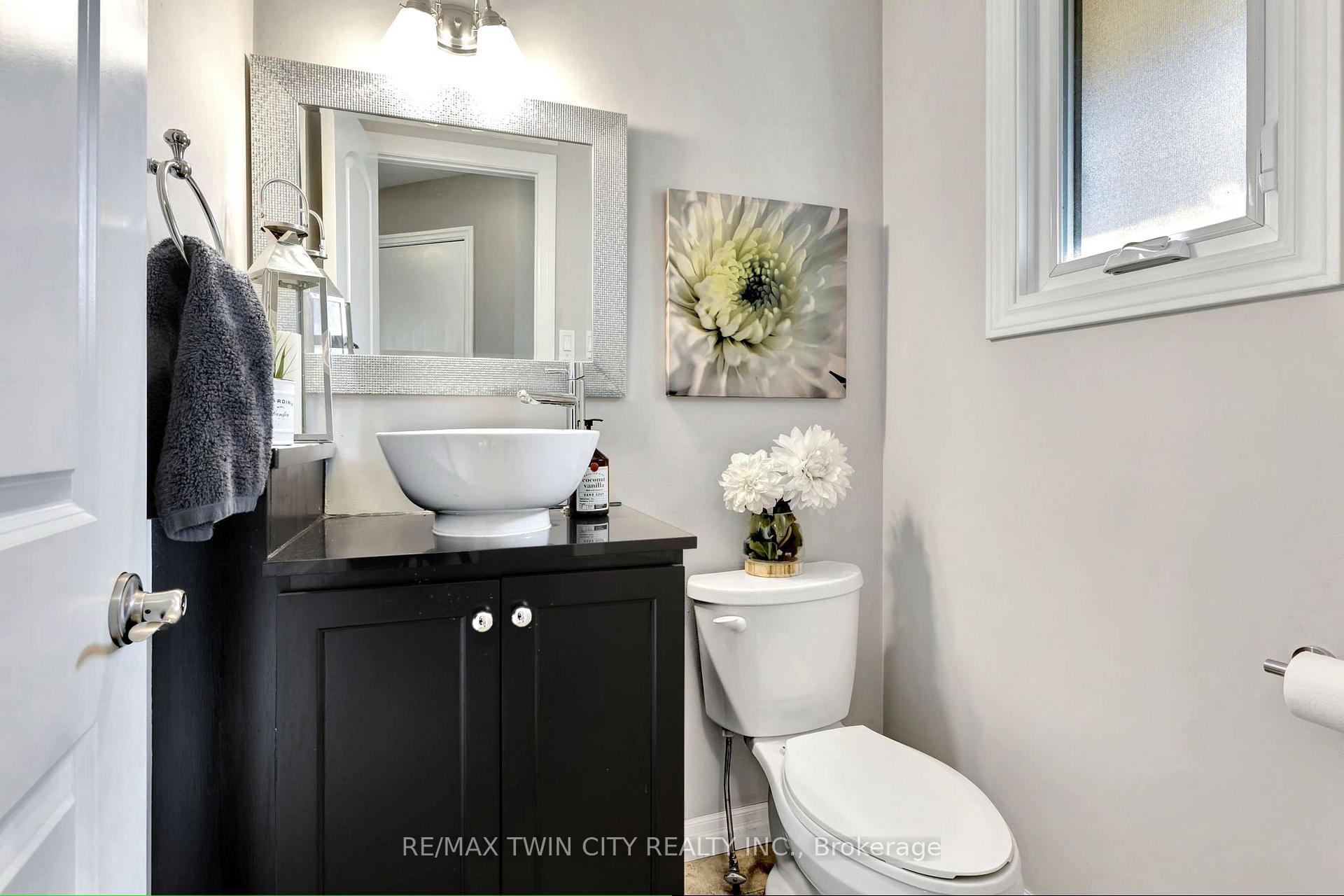 Photo 24 of Unit 6, 375 Kingscourt Drive, Waterloo, Colonial Acres — HOMEH