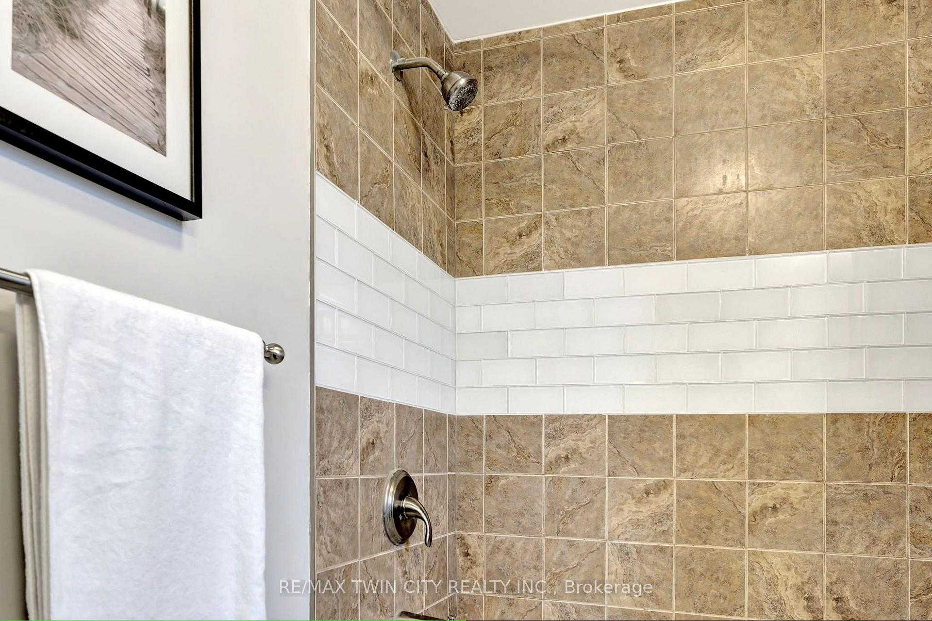 Photo 26 of Unit 6, 375 Kingscourt Drive, Waterloo, Colonial Acres — HOMEH