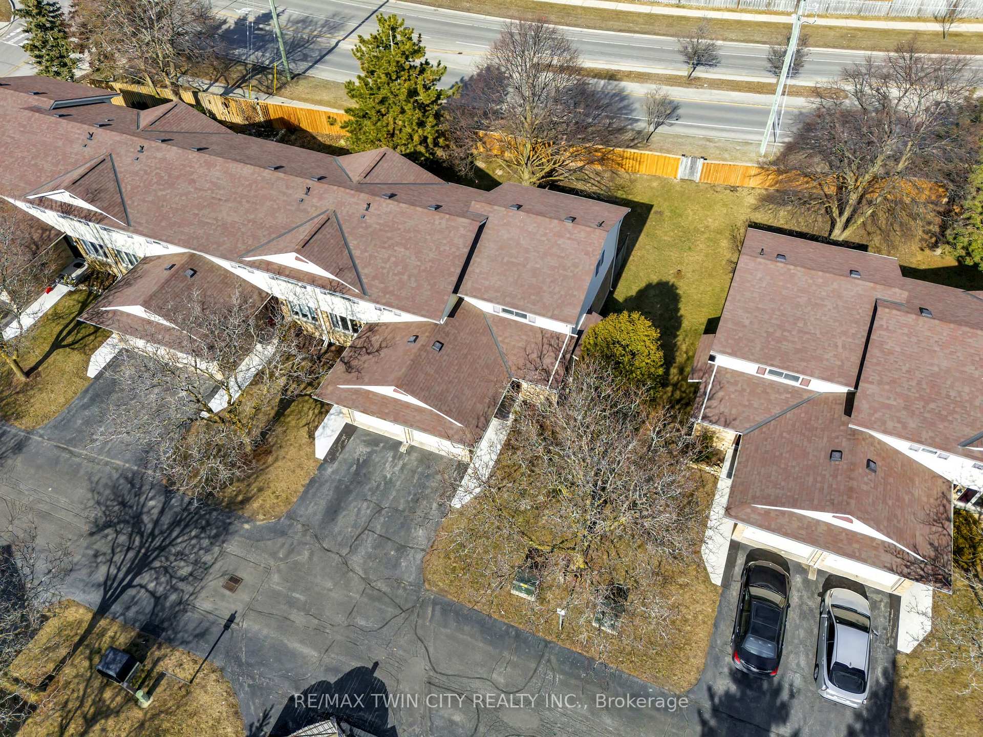 Photo 32 of Unit 6, 375 Kingscourt Drive, Waterloo, Colonial Acres — HOMEH