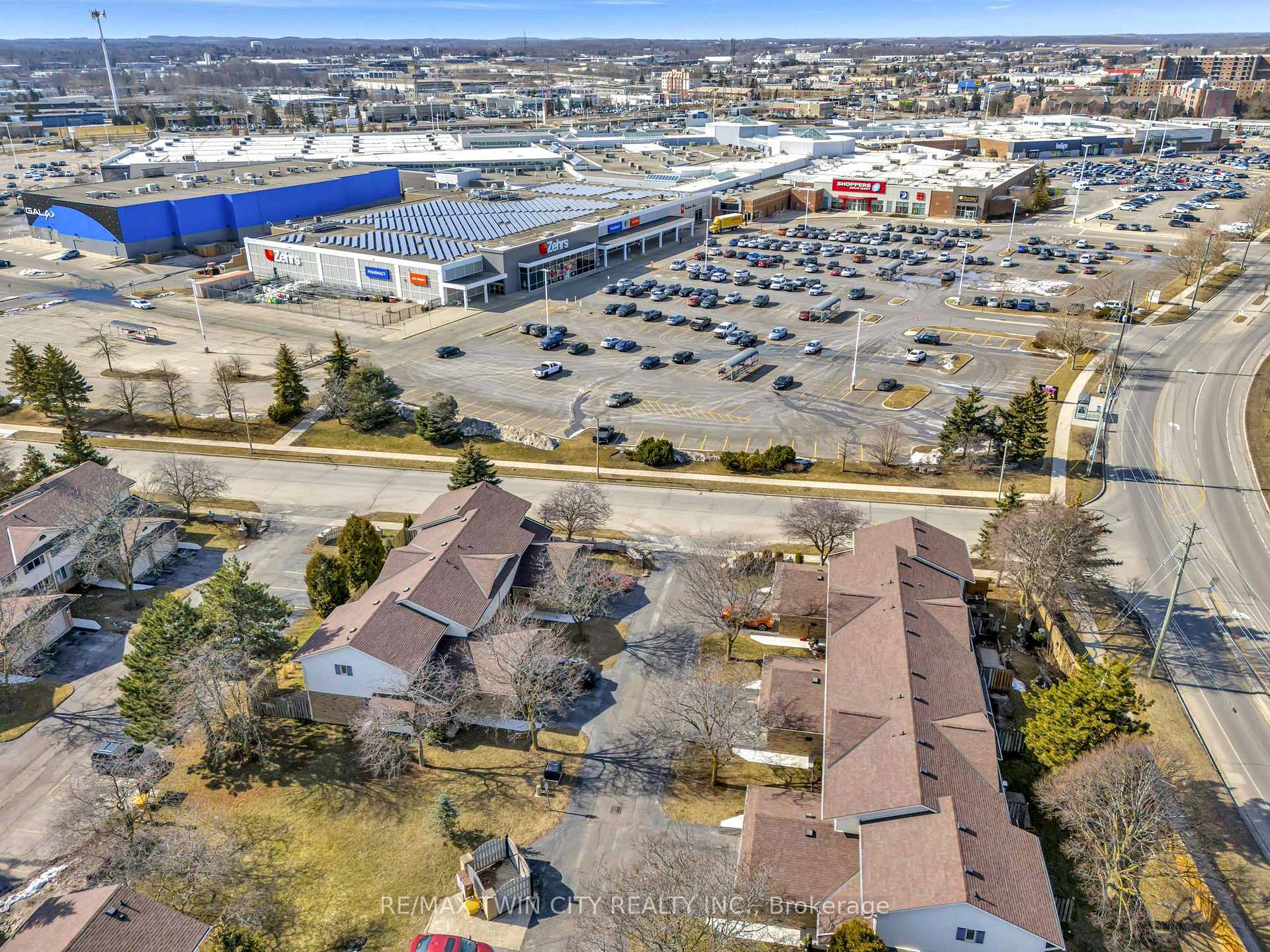Photo 37 of Unit 6, 375 Kingscourt Drive, Waterloo, Colonial Acres — HOMEH