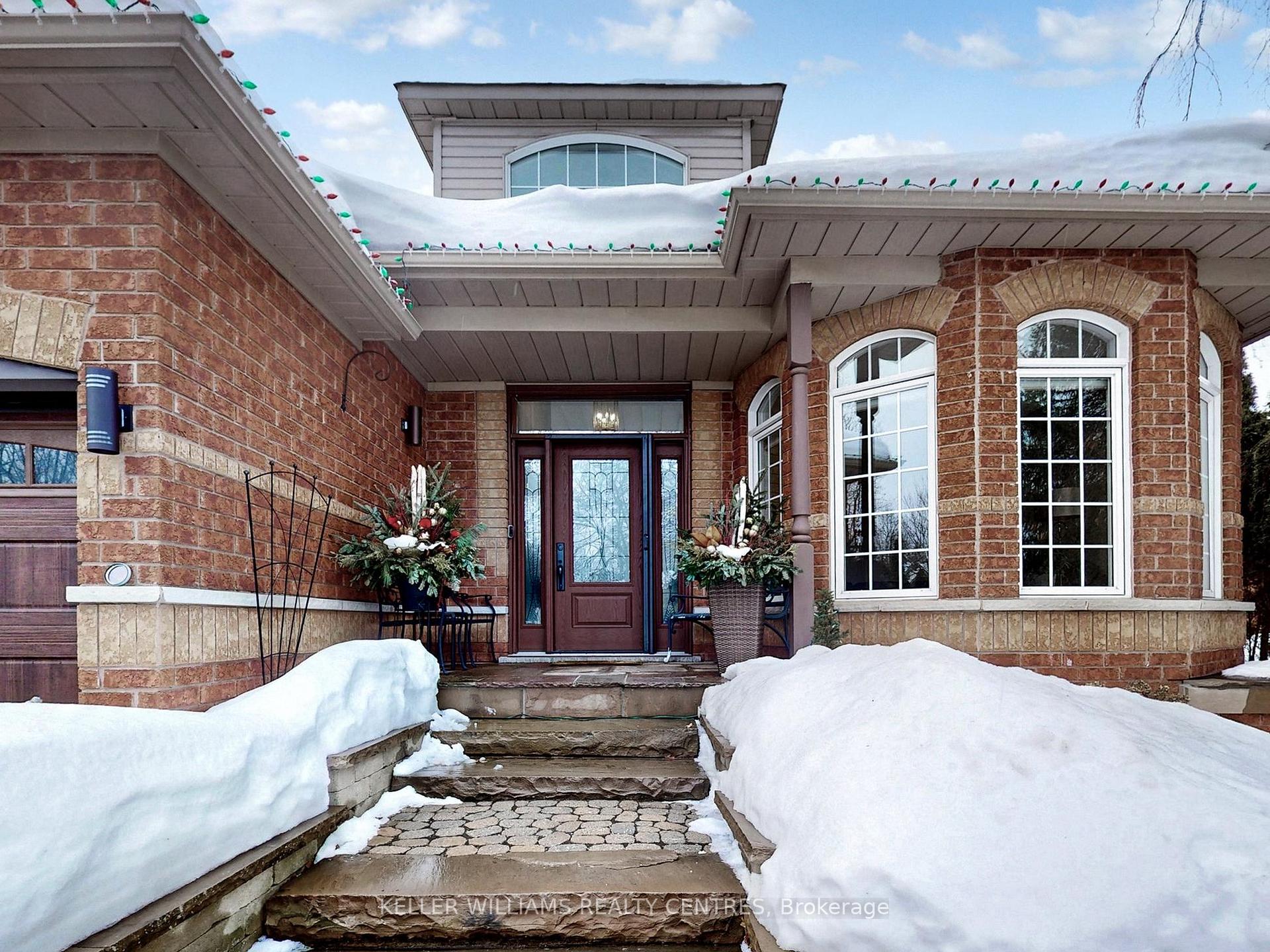 Photo 2 of 38 Benville Crescent, Aurora, Aurora Estates — HOMEH
