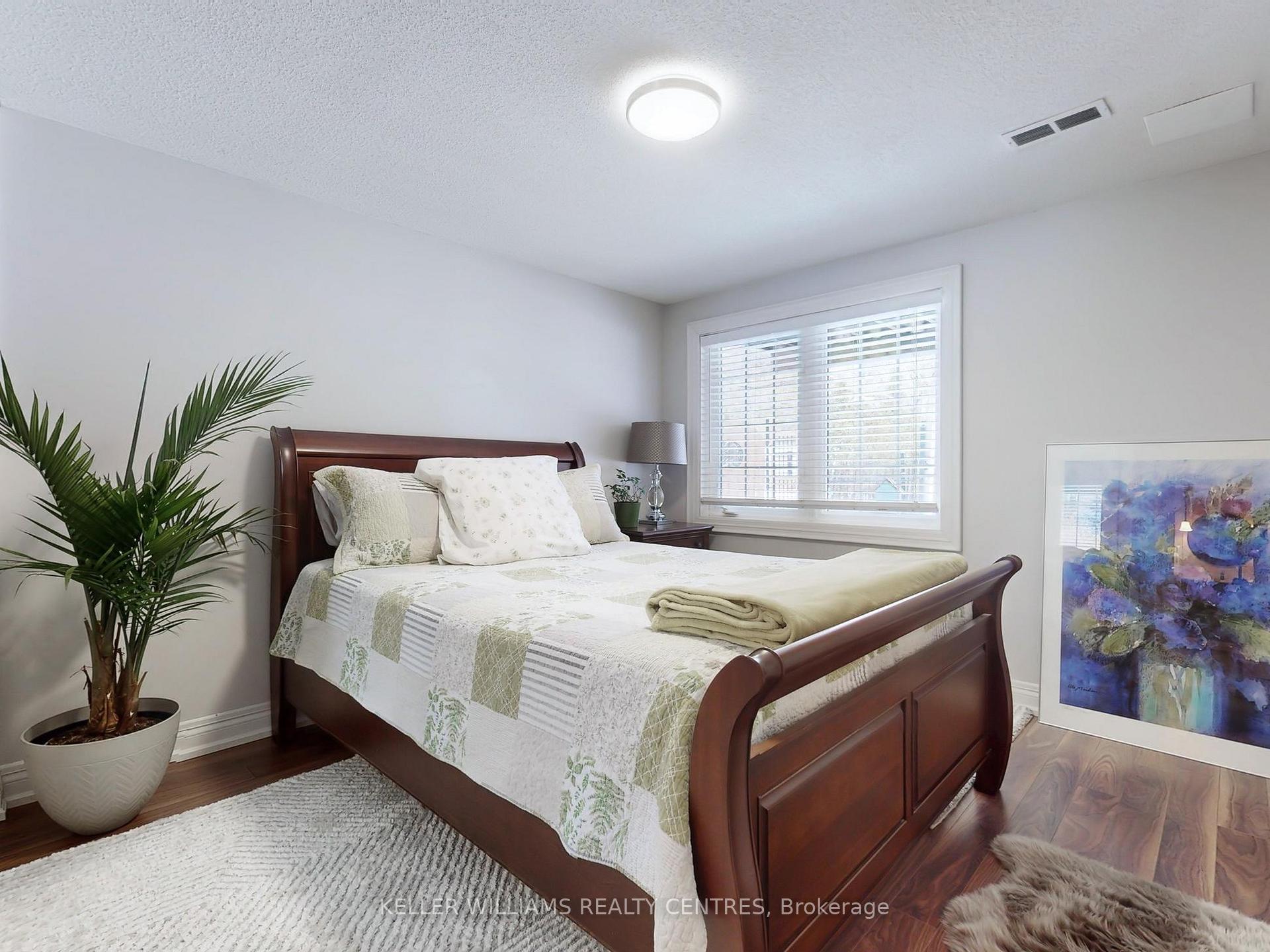 Photo 34 of 38 Benville Crescent, Aurora, Aurora Estates — HOMEH