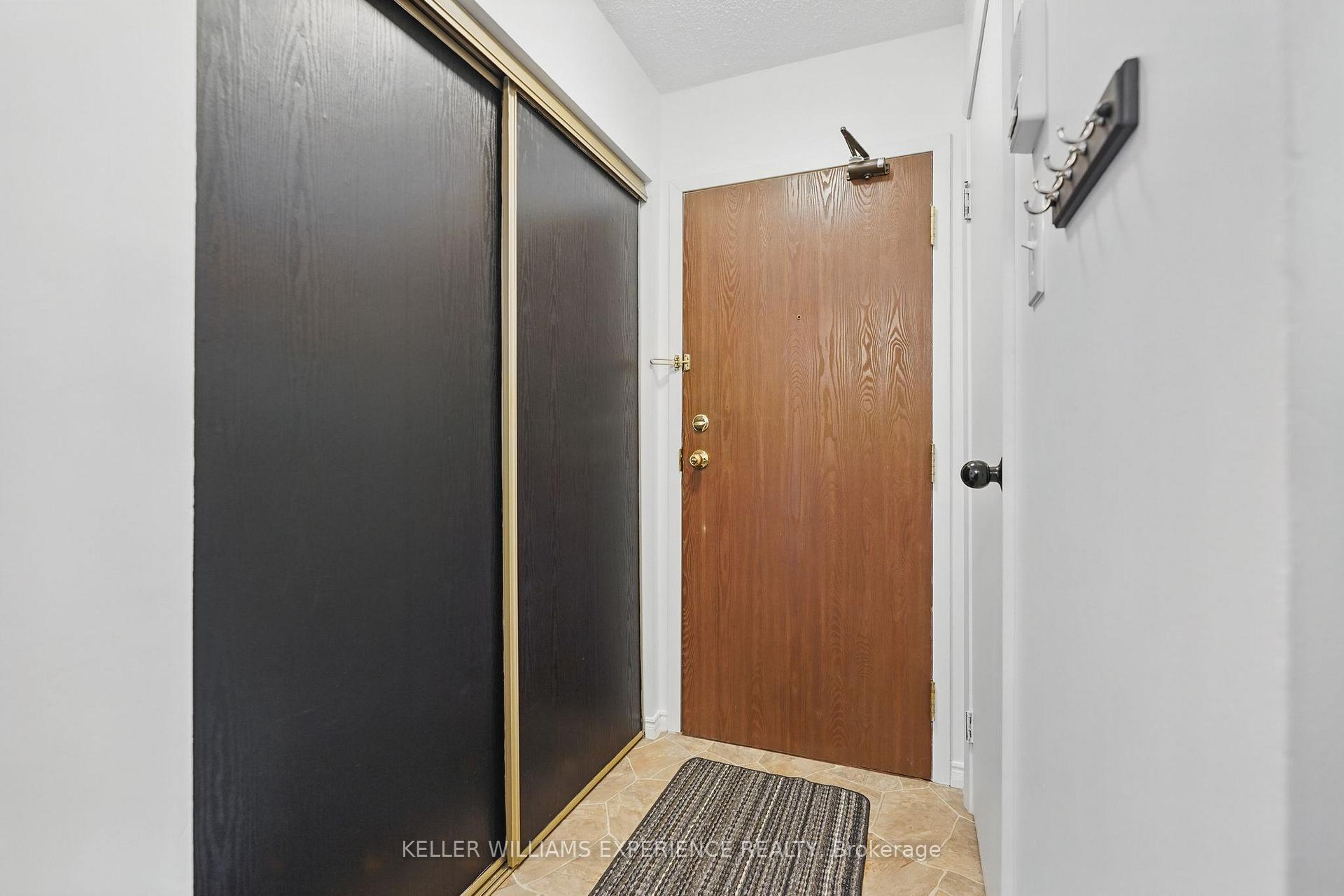 Photo 5 of Unit A12, 175 Edgehill Drive, Barrie, Letitia Heights — HOMEH