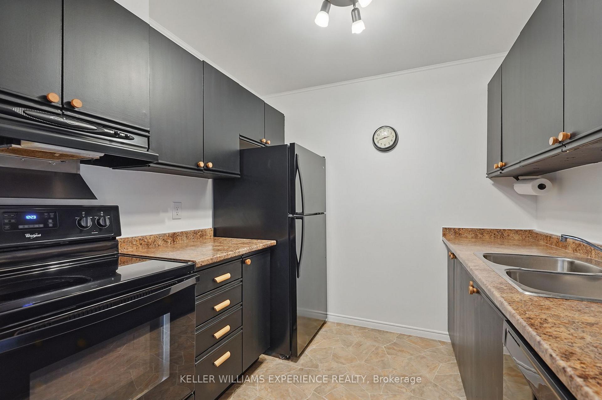 Photo 13 of Unit A12, 175 Edgehill Drive, Barrie, Letitia Heights — HOMEH