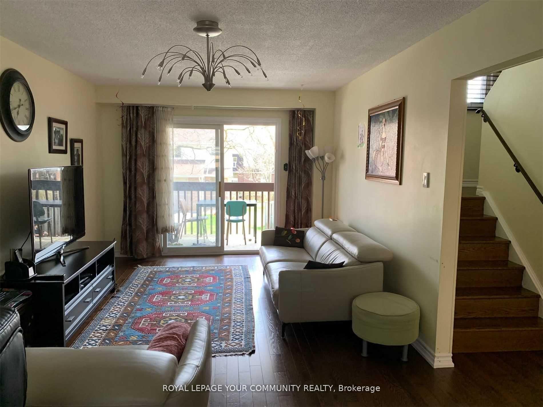 Photo 4 of 1 Kindale Way, Markham, Royal Orchard — HOMEH