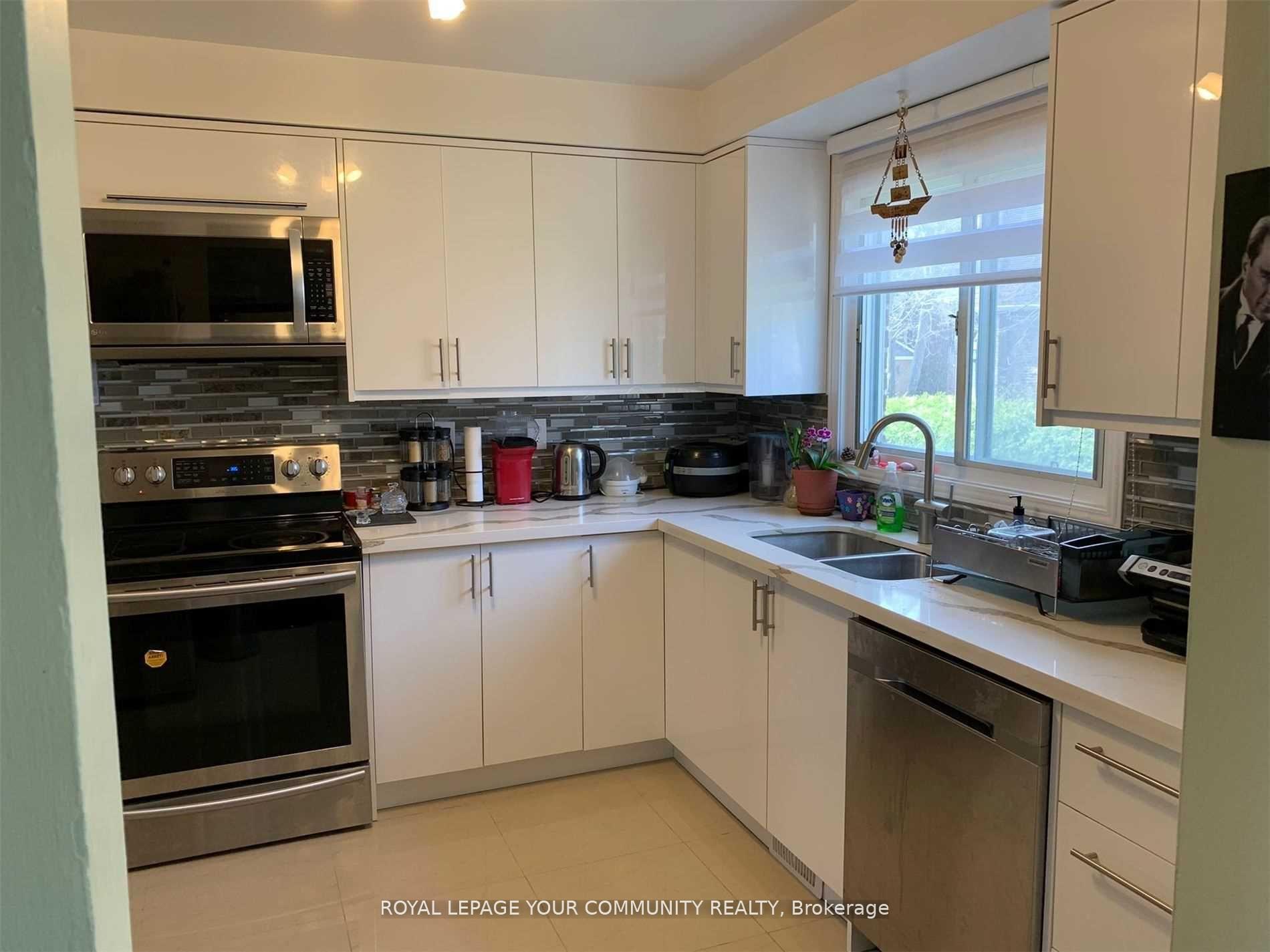 Photo 10 of 1 Kindale Way, Markham, Royal Orchard — HOMEH