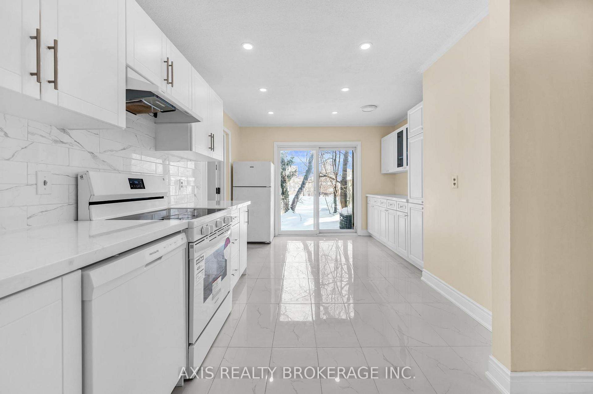 Photo 8 of Unit 79, 121 University Avenue E, Waterloo — HOMEH
