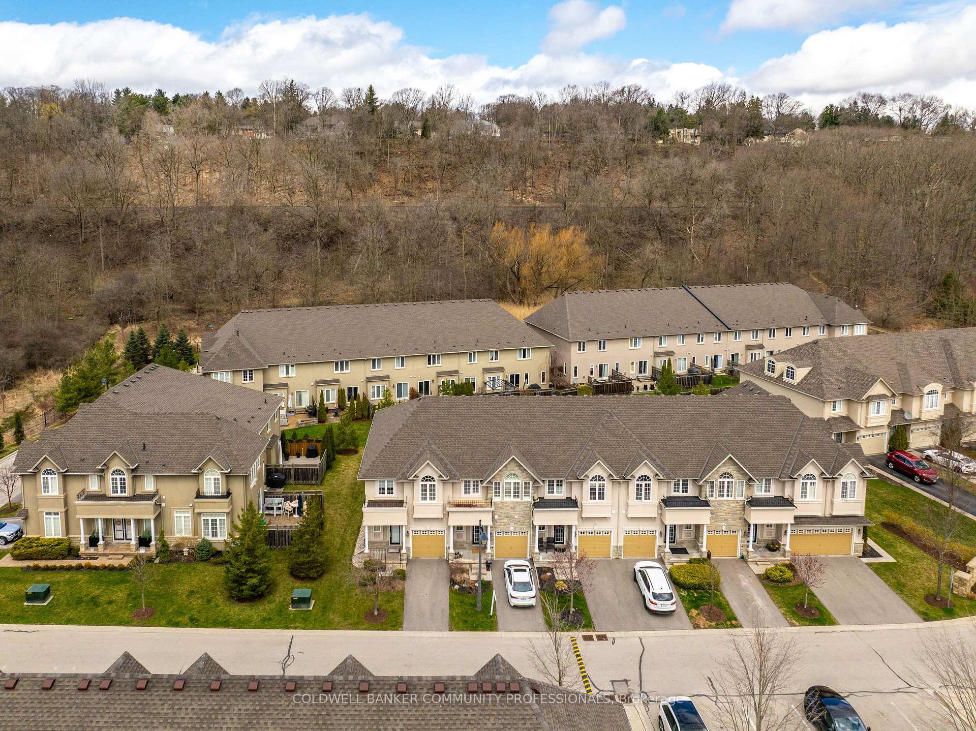 Photo 6 of 91 Forest Valley Crescent, Hamilton, Dundas — HOMEH