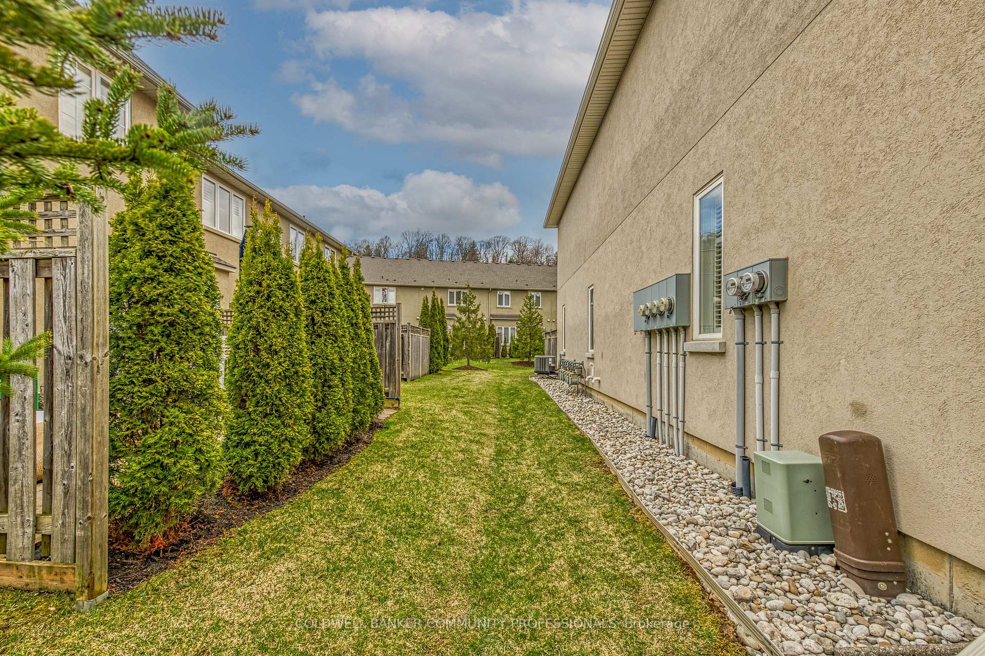 Photo 35 of 91 Forest Valley Crescent, Hamilton, Dundas — HOMEH