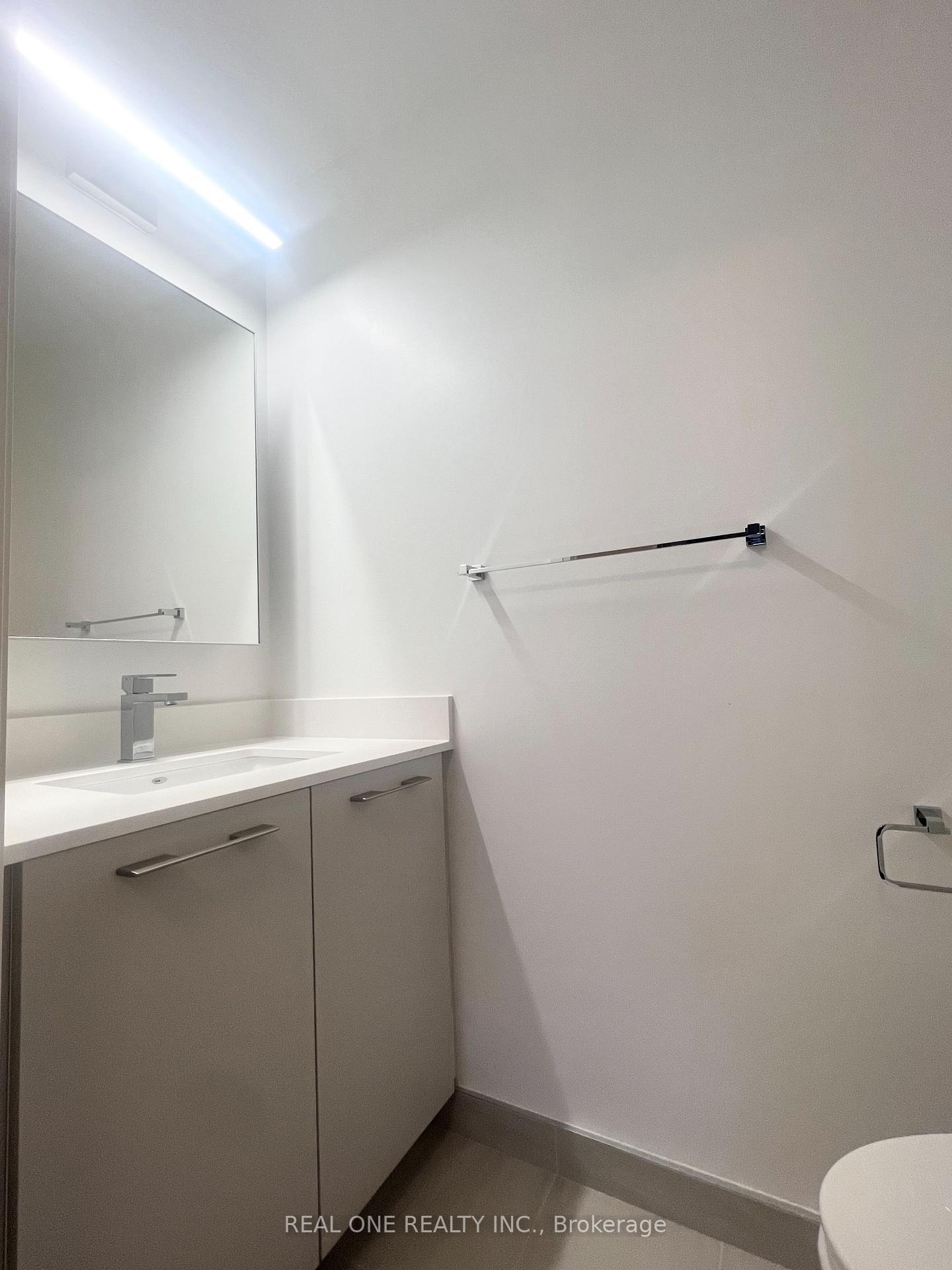Photo 4 of Unit 1510, 8 Water Walk Drive, Markham, Unionville — HOMEH