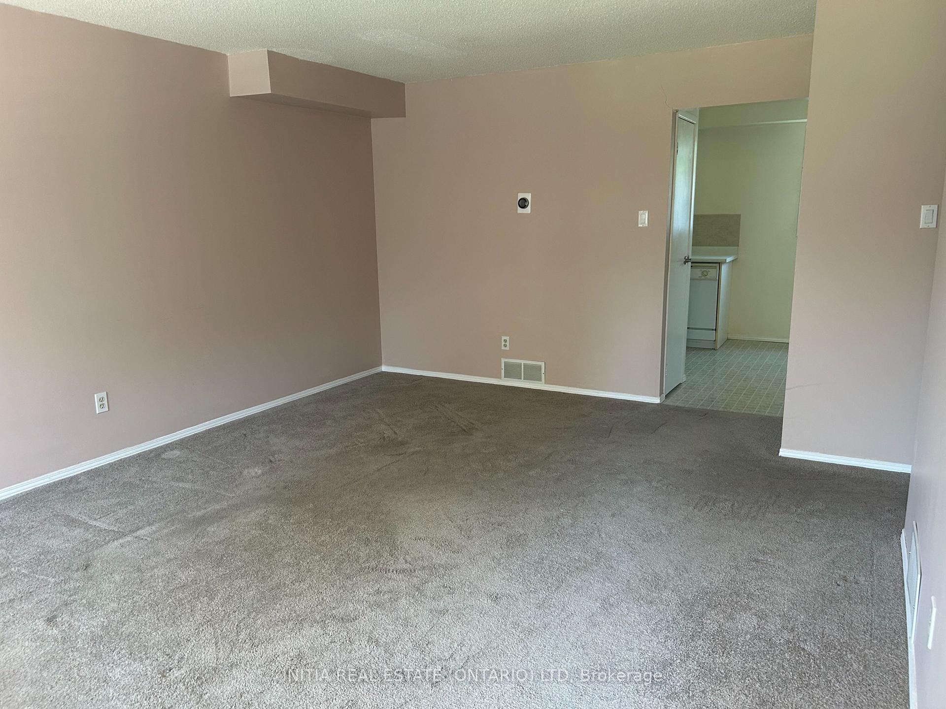 Photo 4 of Unit 141, 320 Westminster Avenue, London, South G — HOMEH