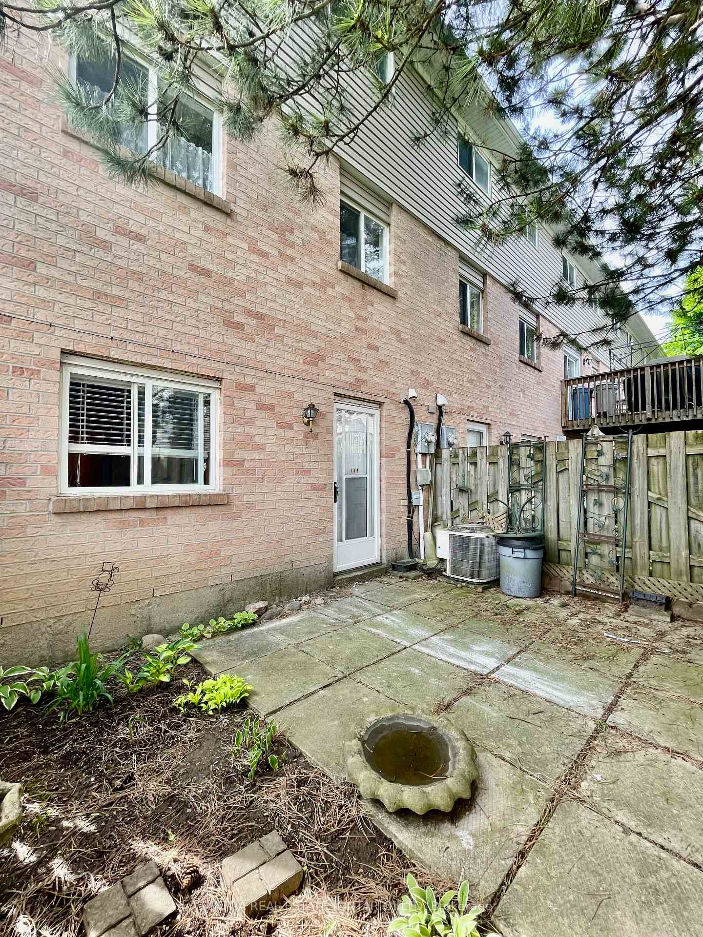 Photo 33 of Unit 141, 320 Westminster Avenue, London, South G — HOMEH