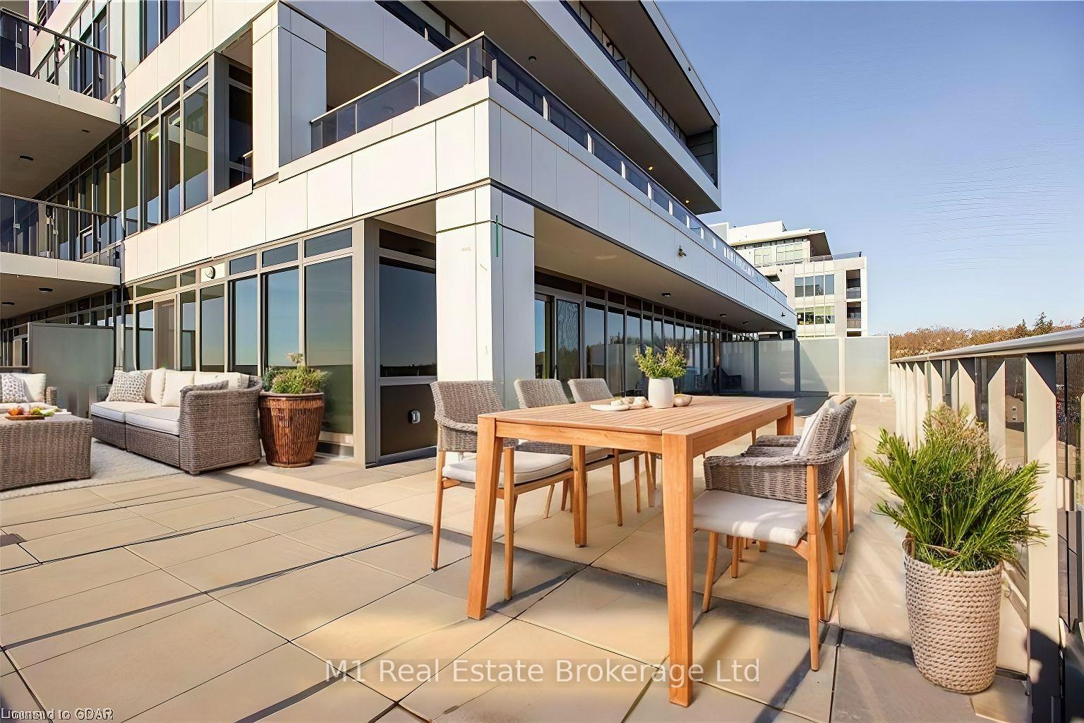 Front of Unit 702, 73 Arthur Street S