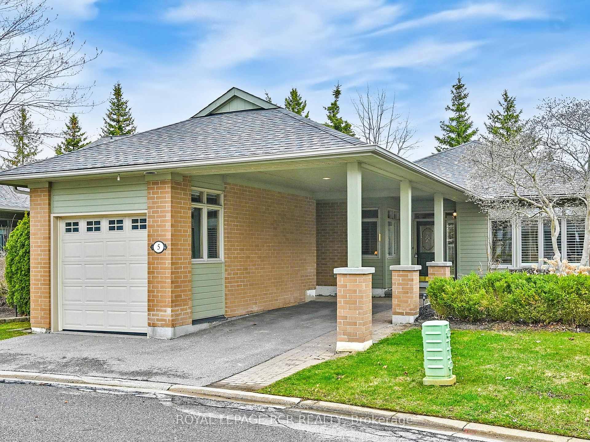 Photo 2 of 5 Wood Duck Island Way, Markham, Greensborough — HOMEH