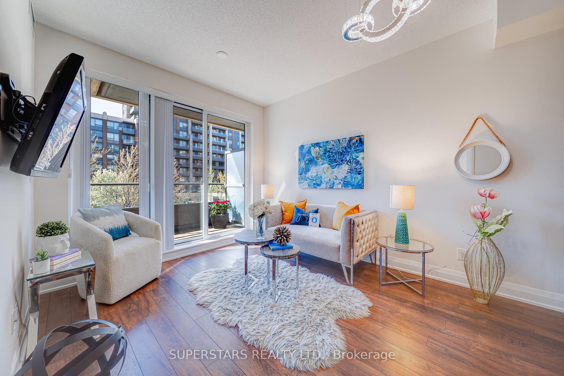 Photo 1 of Unit 226, 28 Uptown Drive, Markham, Unionville — HOMEH