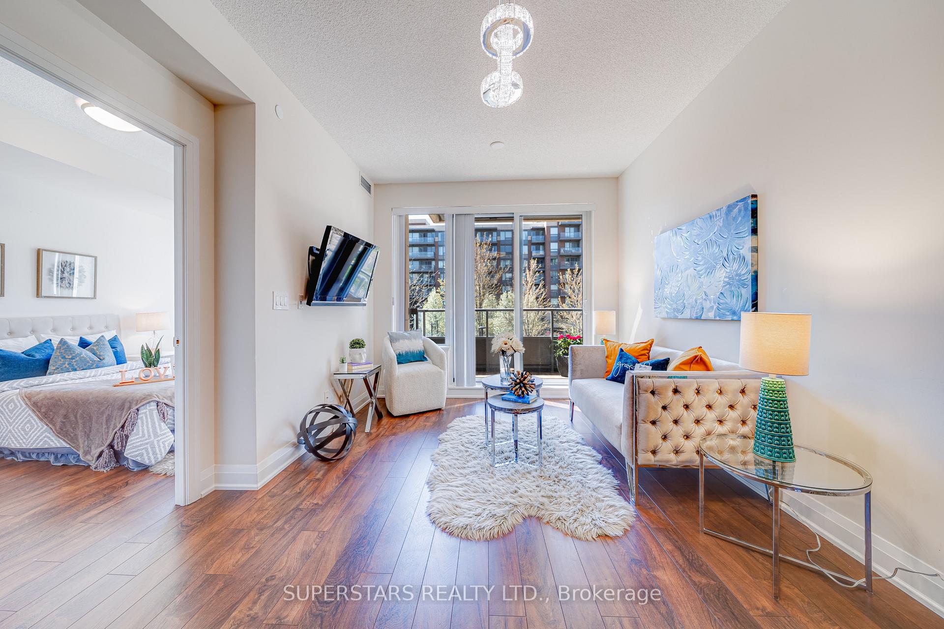 Photo 2 of Unit 226, 28 Uptown Drive, Markham, Unionville — HOMEH