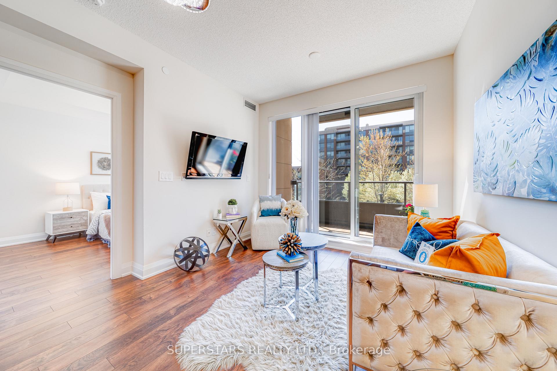 Photo 3 of Unit 226, 28 Uptown Drive, Markham, Unionville — HOMEH