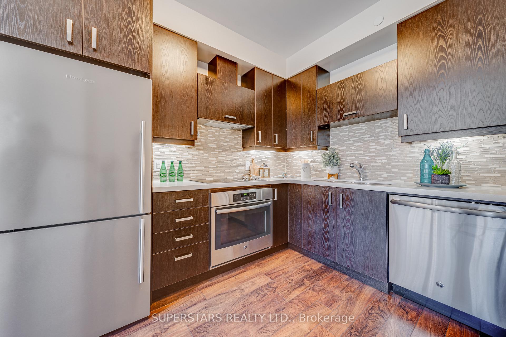 Photo 6 of Unit 226, 28 Uptown Drive, Markham, Unionville — HOMEH