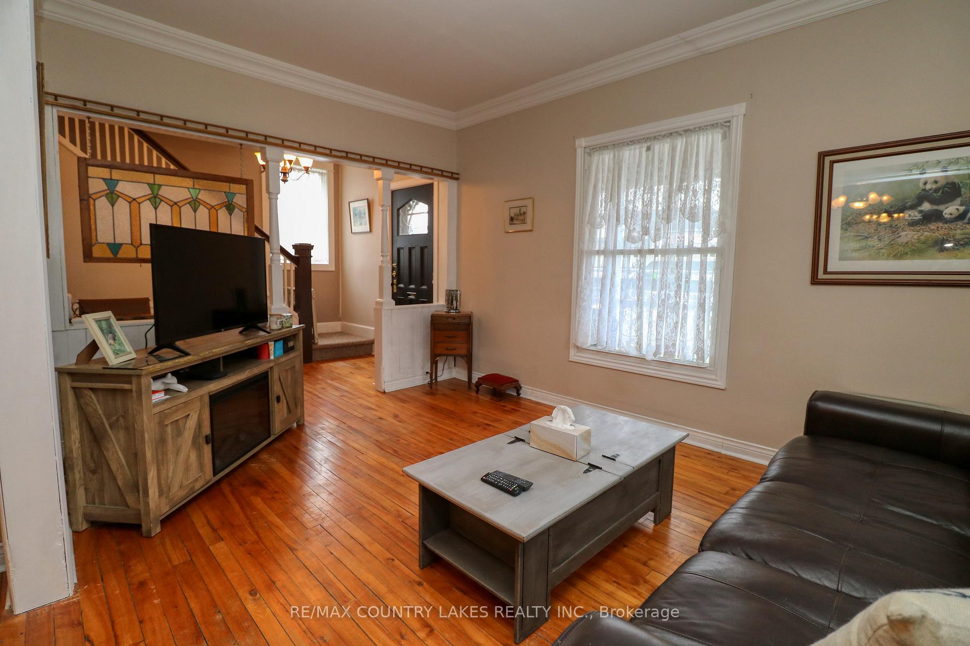 Photo 5 of 439 Osborne Street, Brock, Beaverton — HOMEH