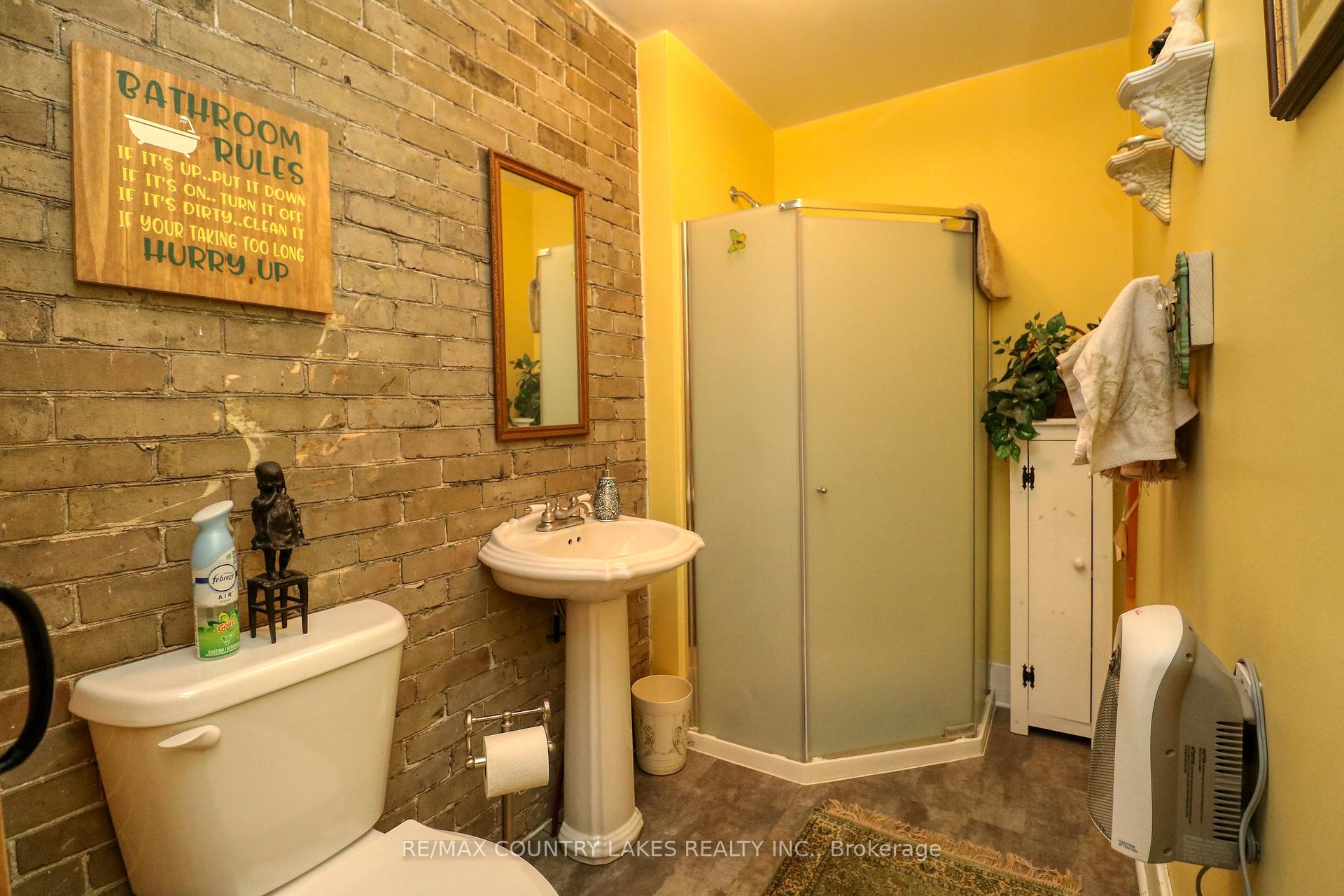 Photo 11 of 439 Osborne Street, Brock, Beaverton — HOMEH