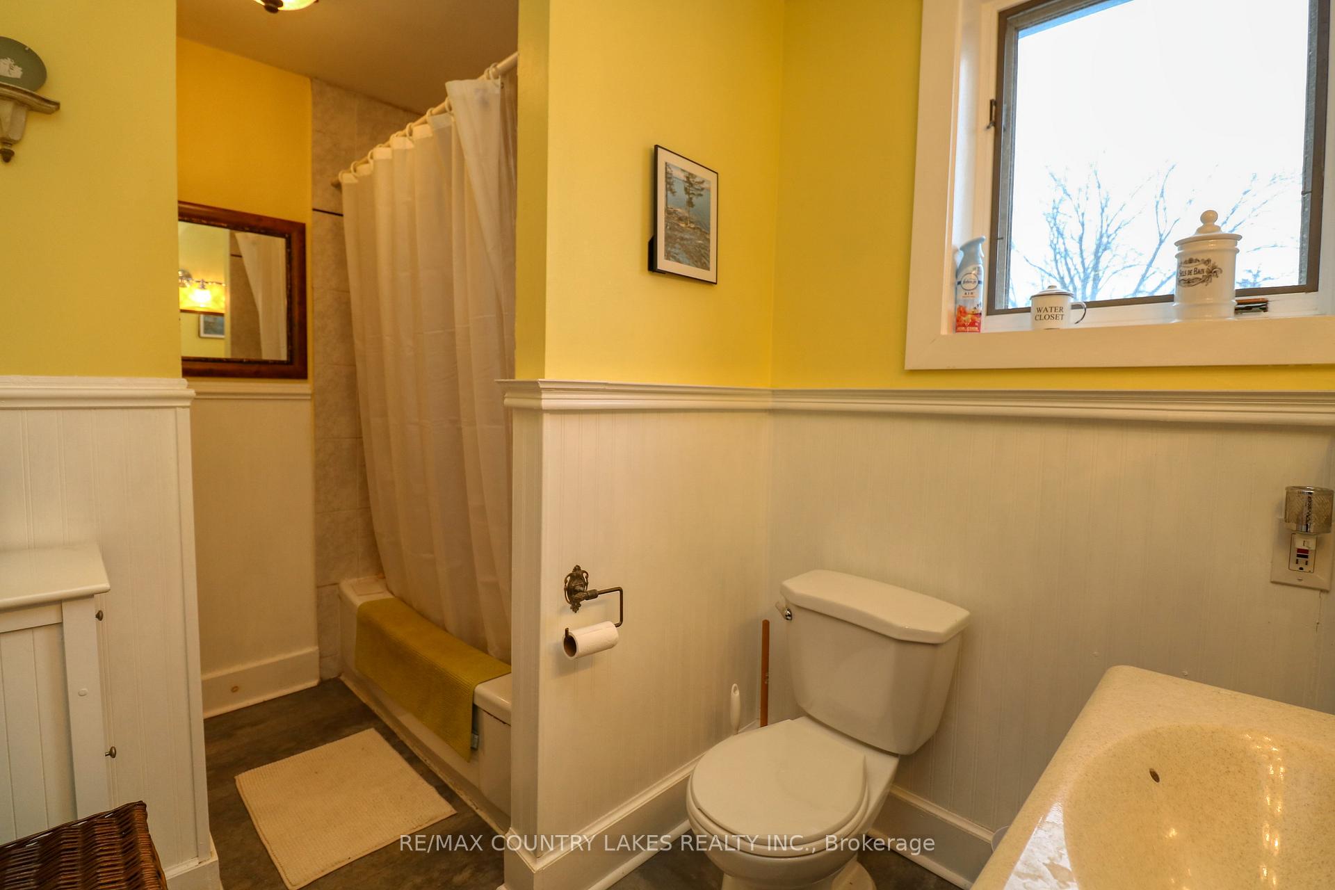 Photo 17 of 439 Osborne Street, Brock, Beaverton — HOMEH