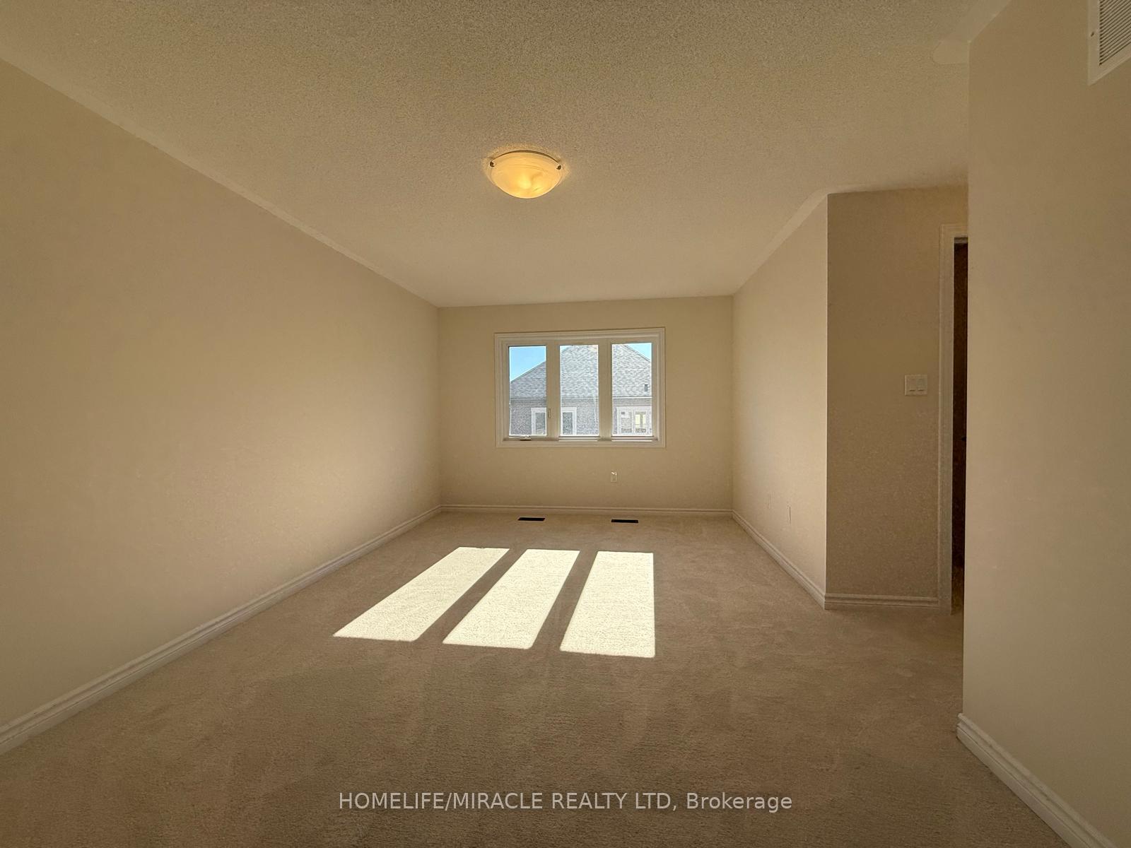 Photo 27 of 141 Mcgill Avenue, Kitchener, Mill Courtland Woodside Park — HOMEH