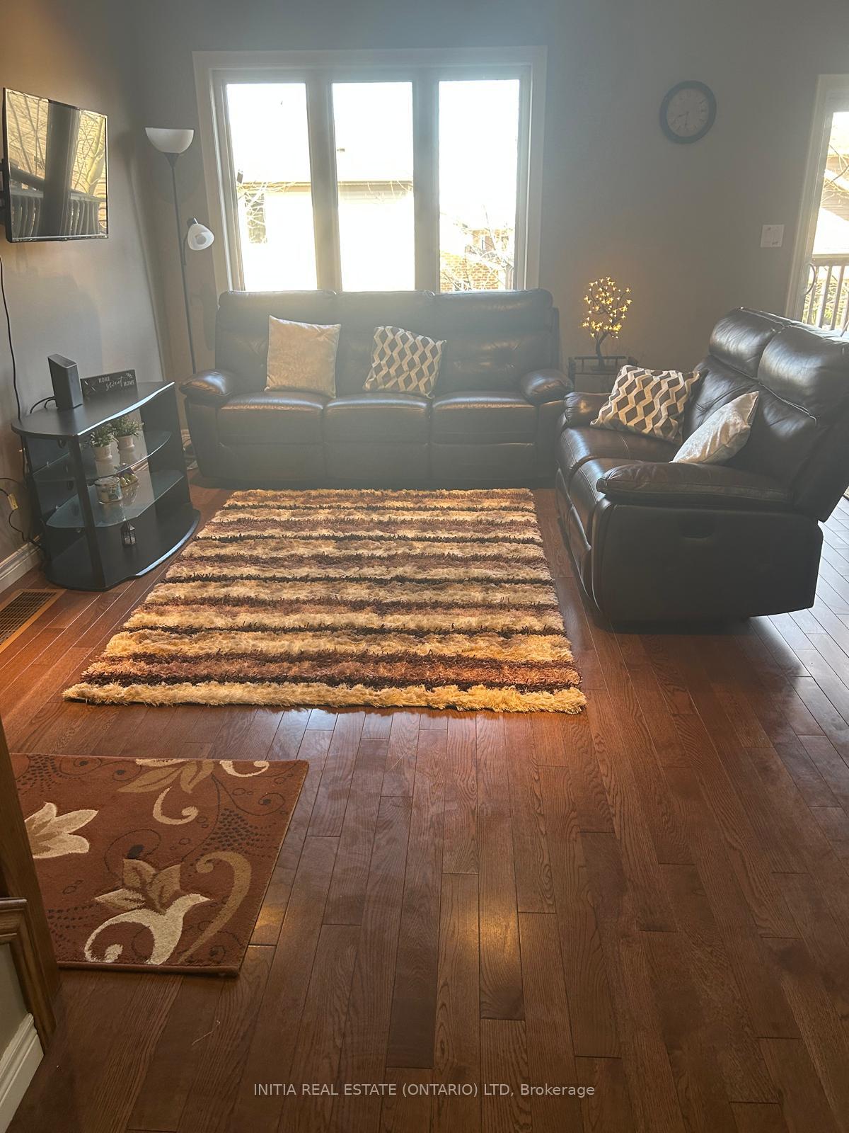 Photo 6 of Unit 31, 1030 Oakcrossing Gate, London, North M — HOMEH